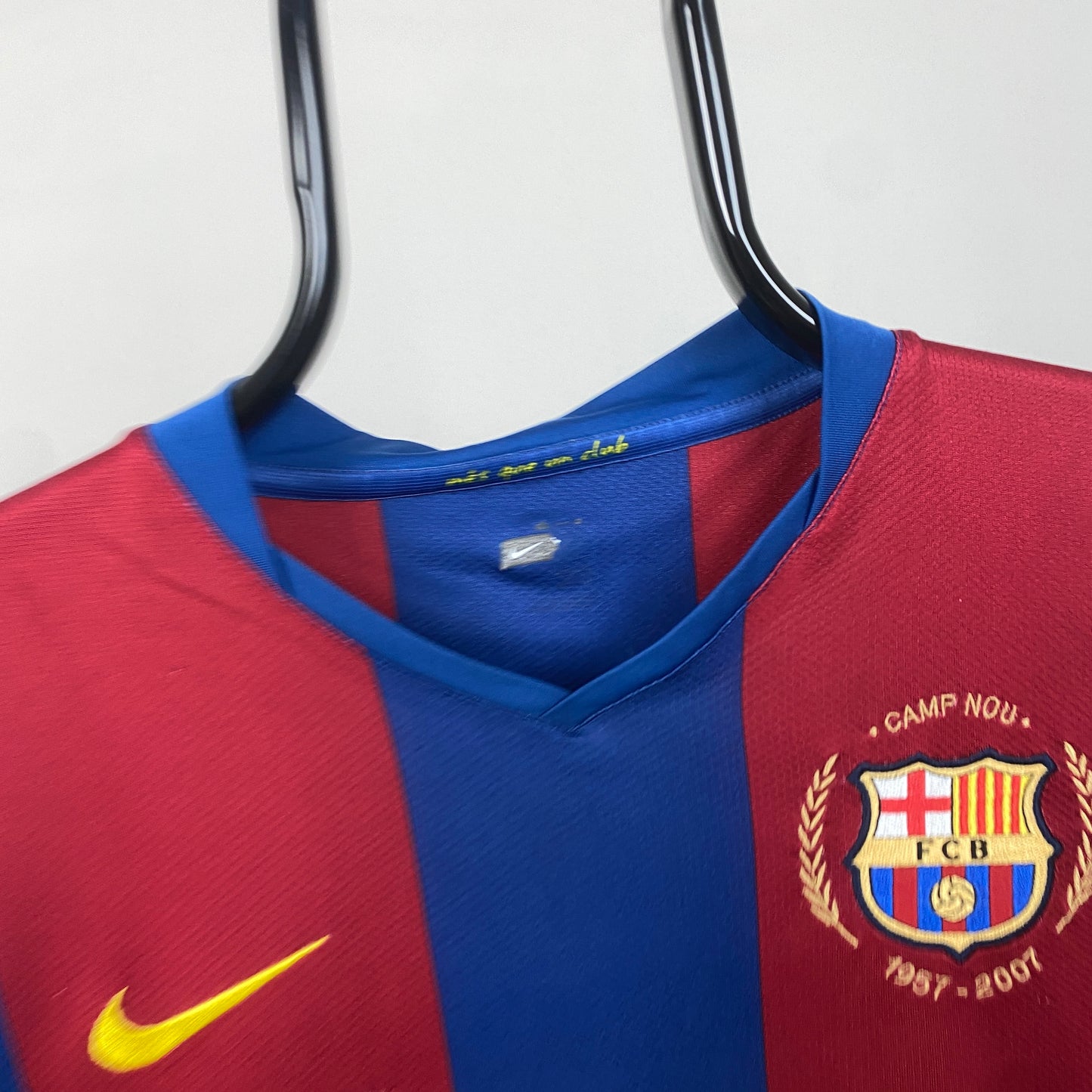 00s Nike Barcelona Football Shirt T-Shirt Blue Small