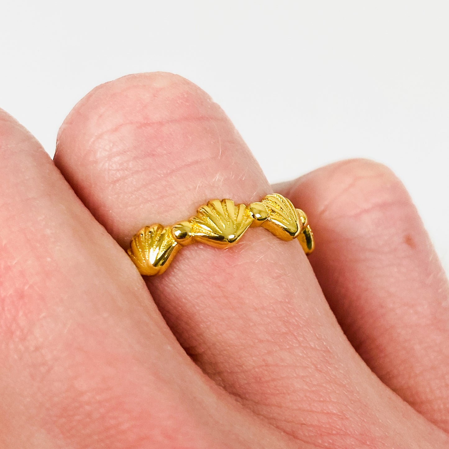 Retro Adjustable Shell Ring