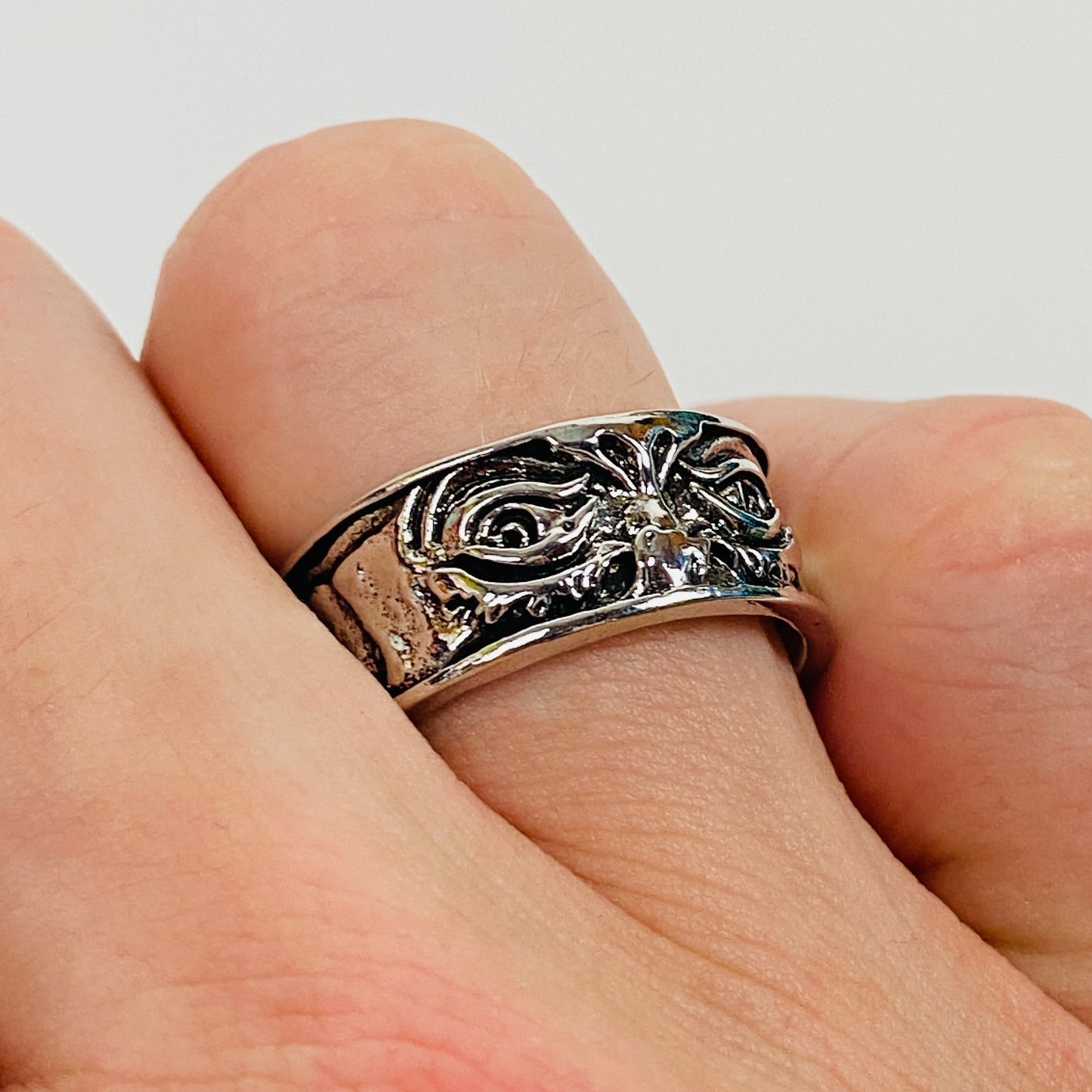 Vintage Retro Adjustable Eye Ring Silver