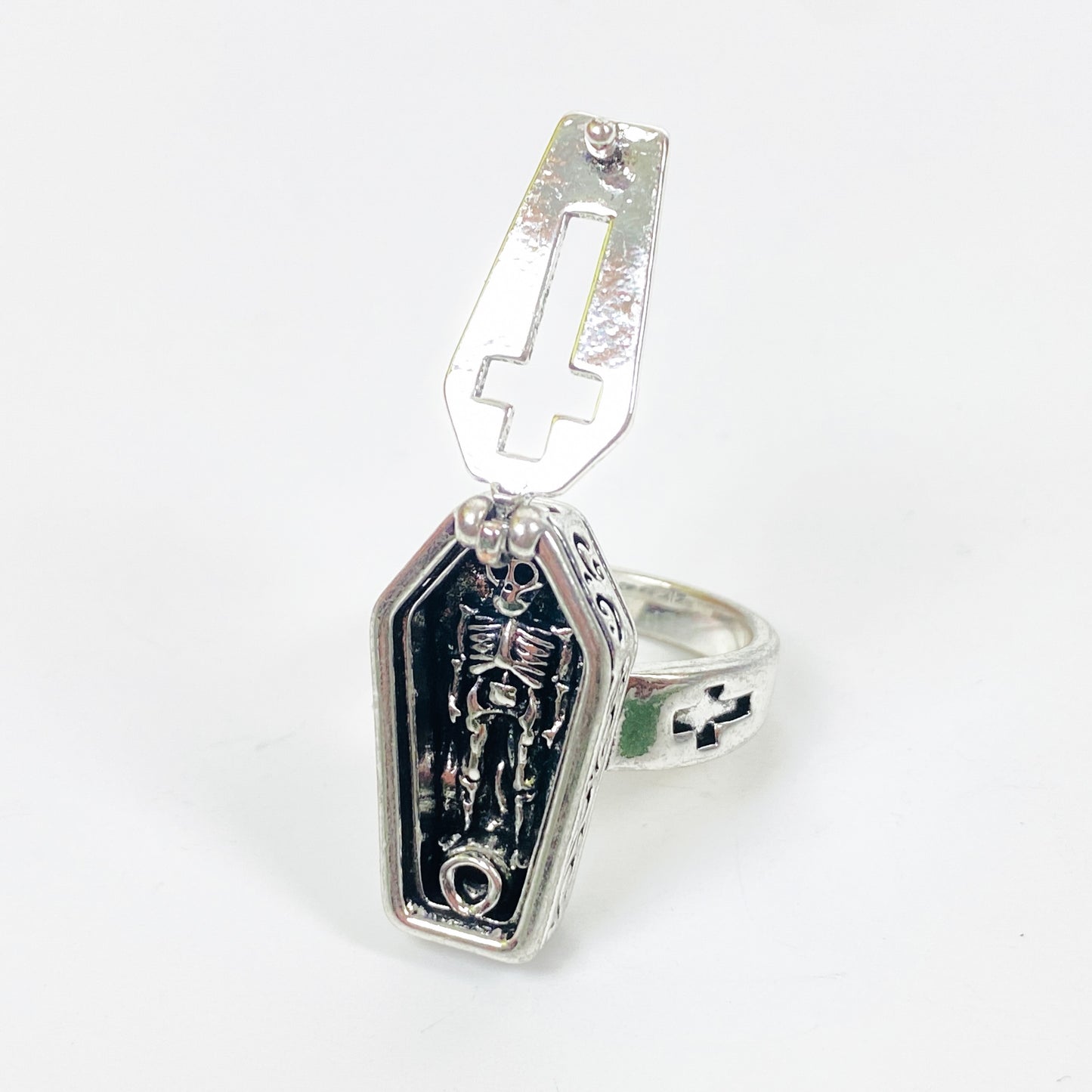 Skeleton Surprise Ring Silver