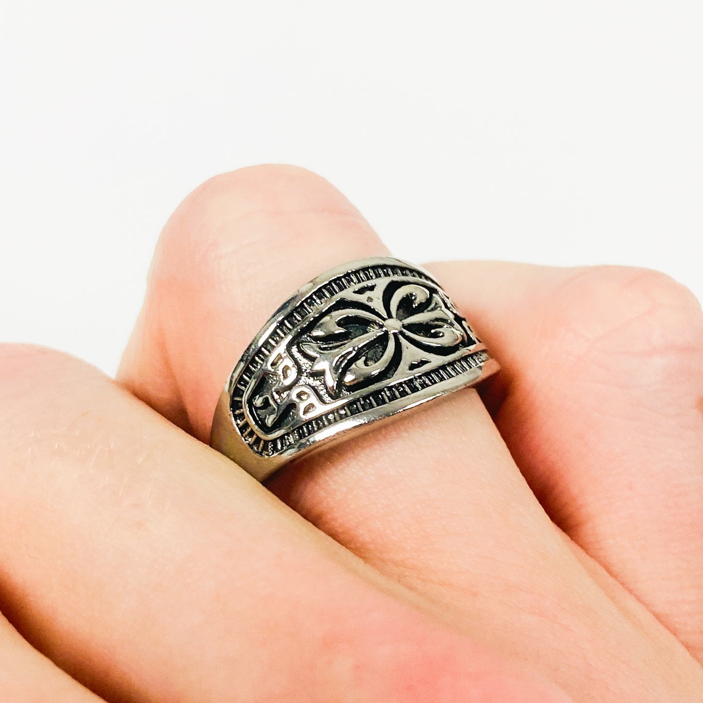Vintage Antique Fleur De Lis Ring