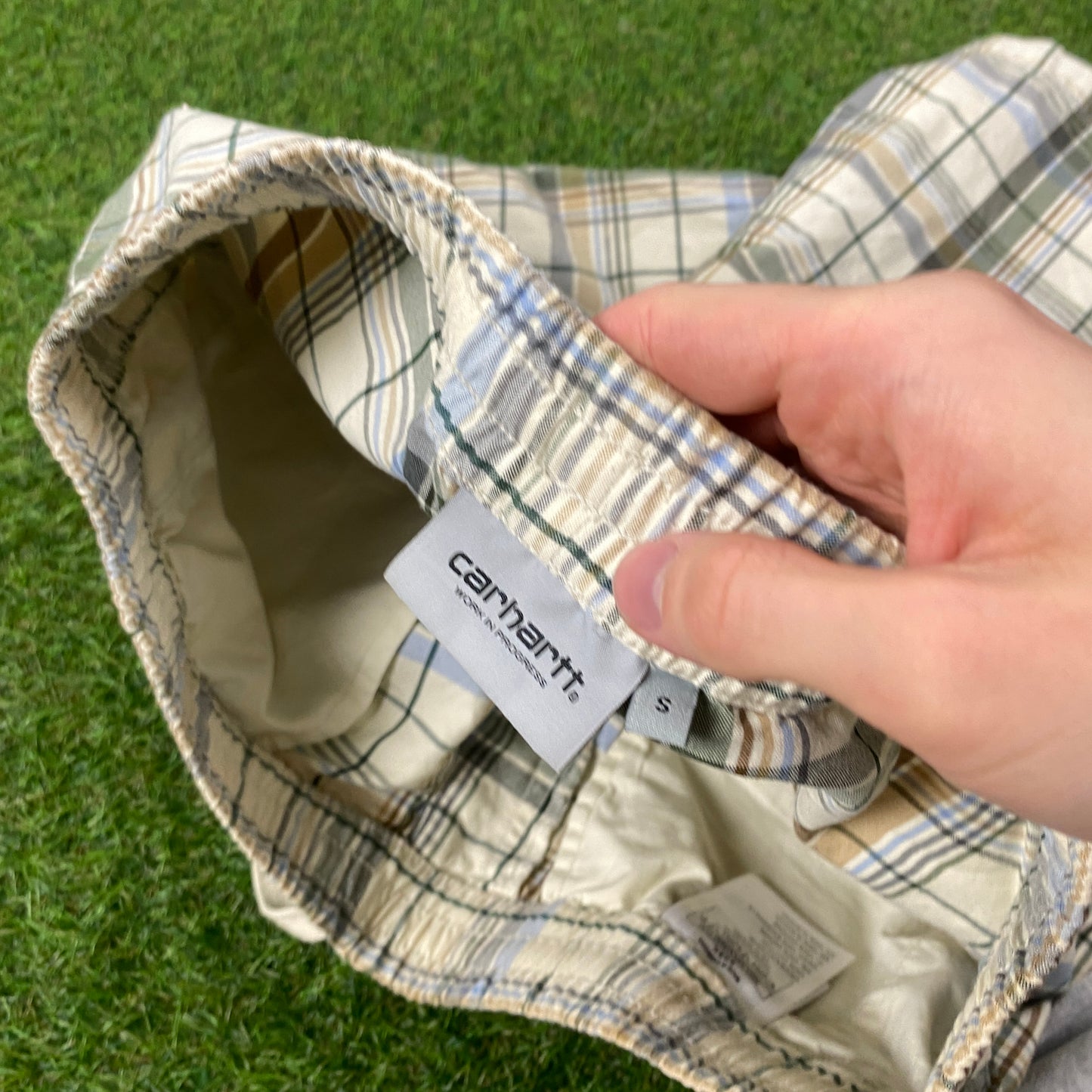 00s Carhartt Plaid Shorts Brown Medium