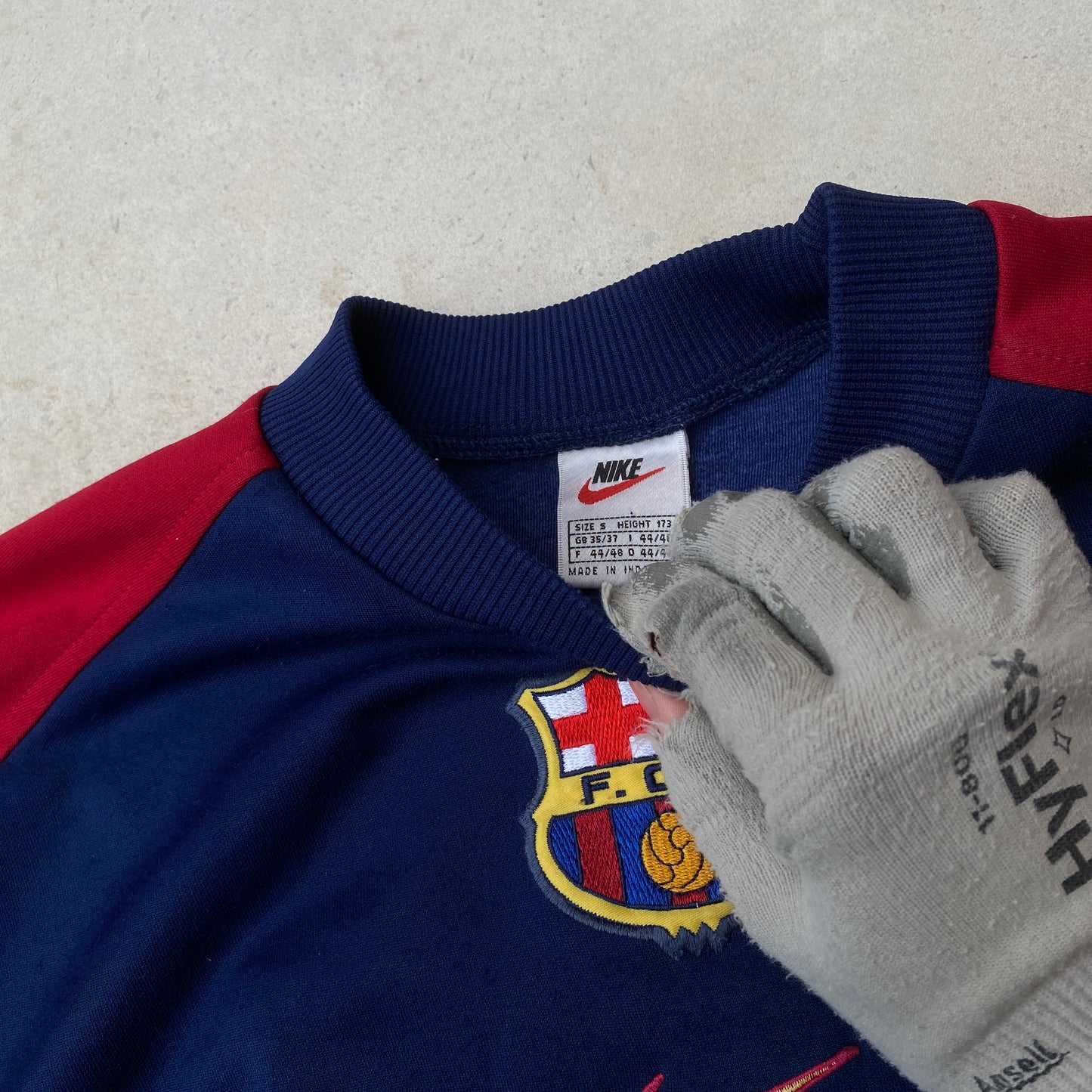 90s Nike Barcelona Sweatshirt Red Small
