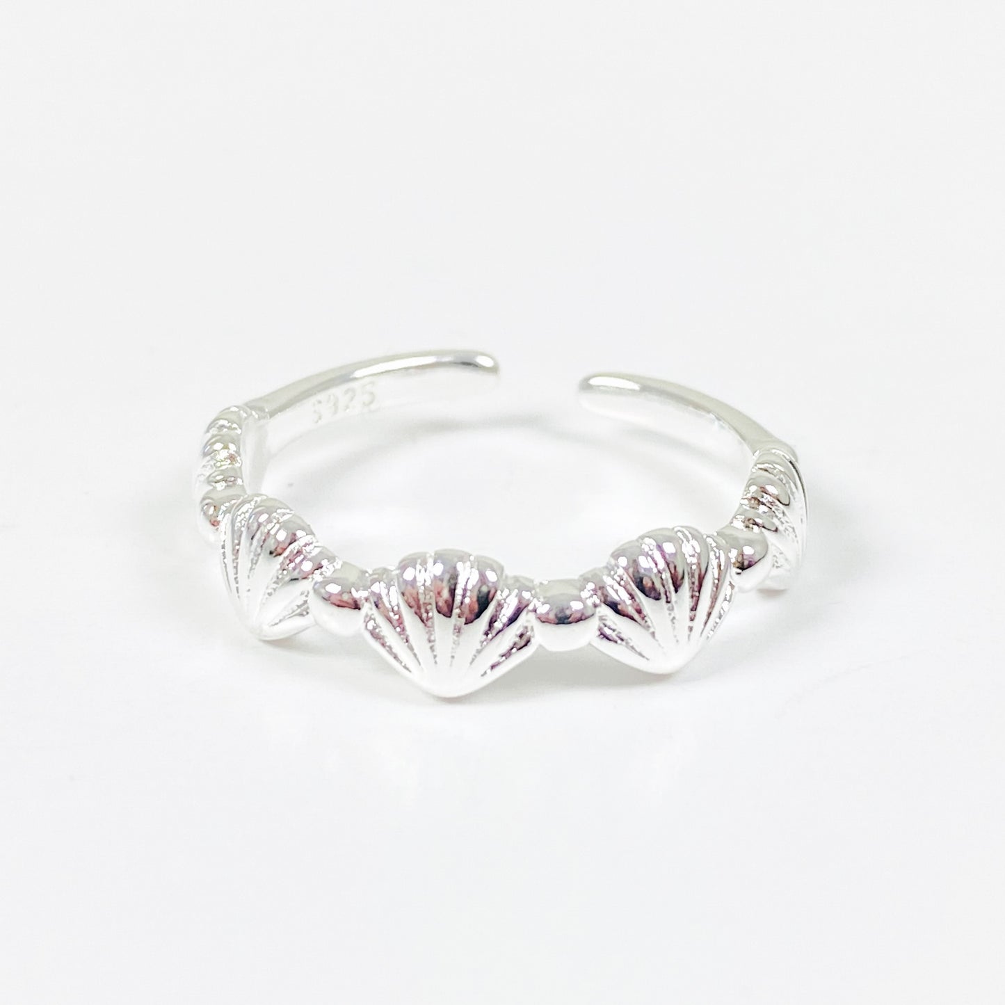 Retro Adjustable Shell Ring