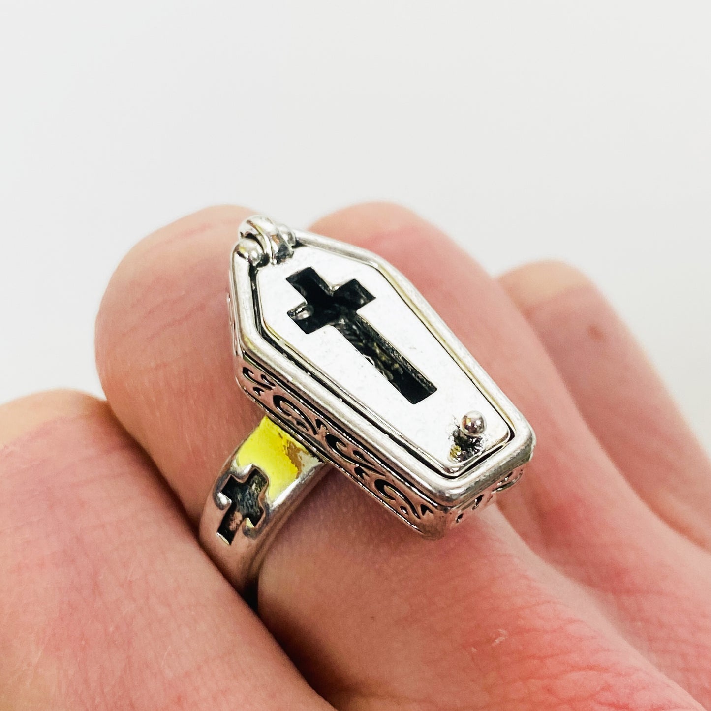Skeleton Surprise Ring Silver
