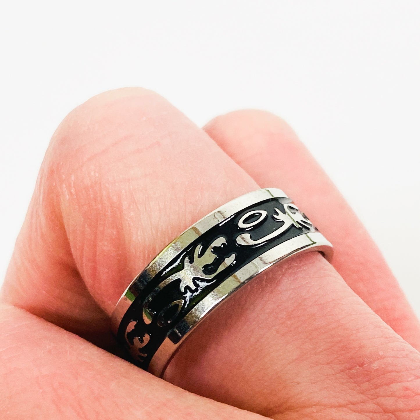 Retro Scorpion Band Ring Silver