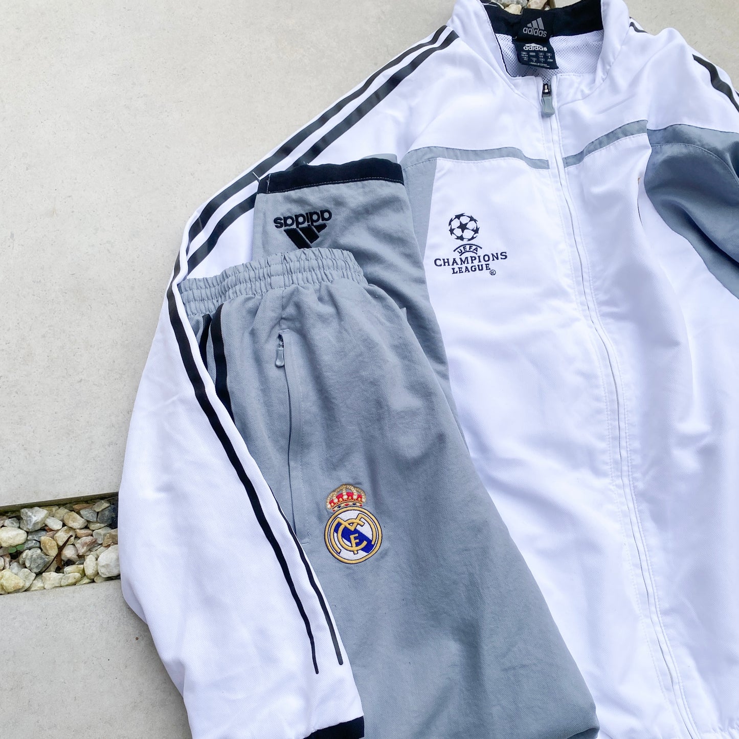 2004/05 Adidas Real Madrid Piping Tracksuit Jacket + Joggers Set White Large