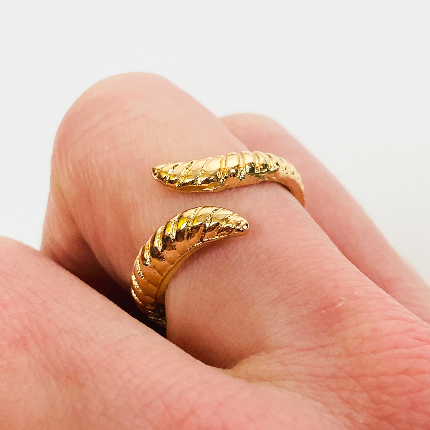 Adjustable Baguette Ring Gold