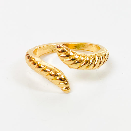 Adjustable Baguette Ring Gold