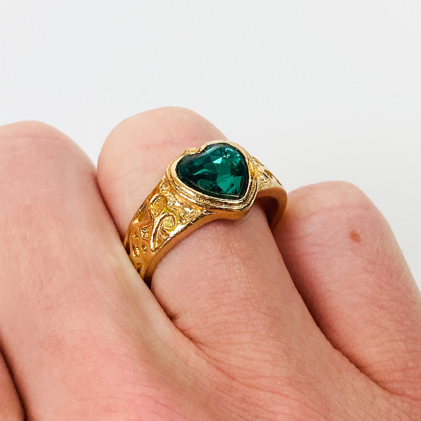 Retro Vintage Heart Ring Gold