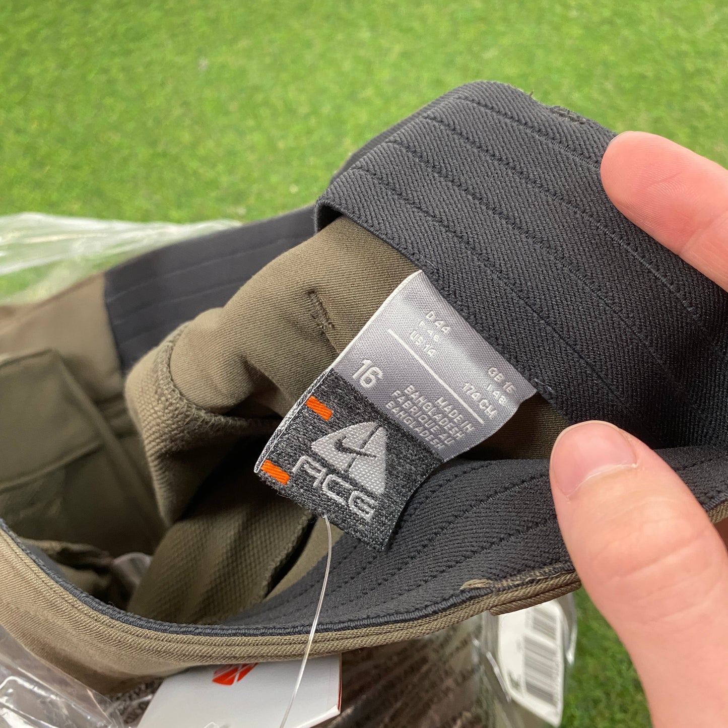 00s Nike ACG Cargo Trousers Joggers Brown XL