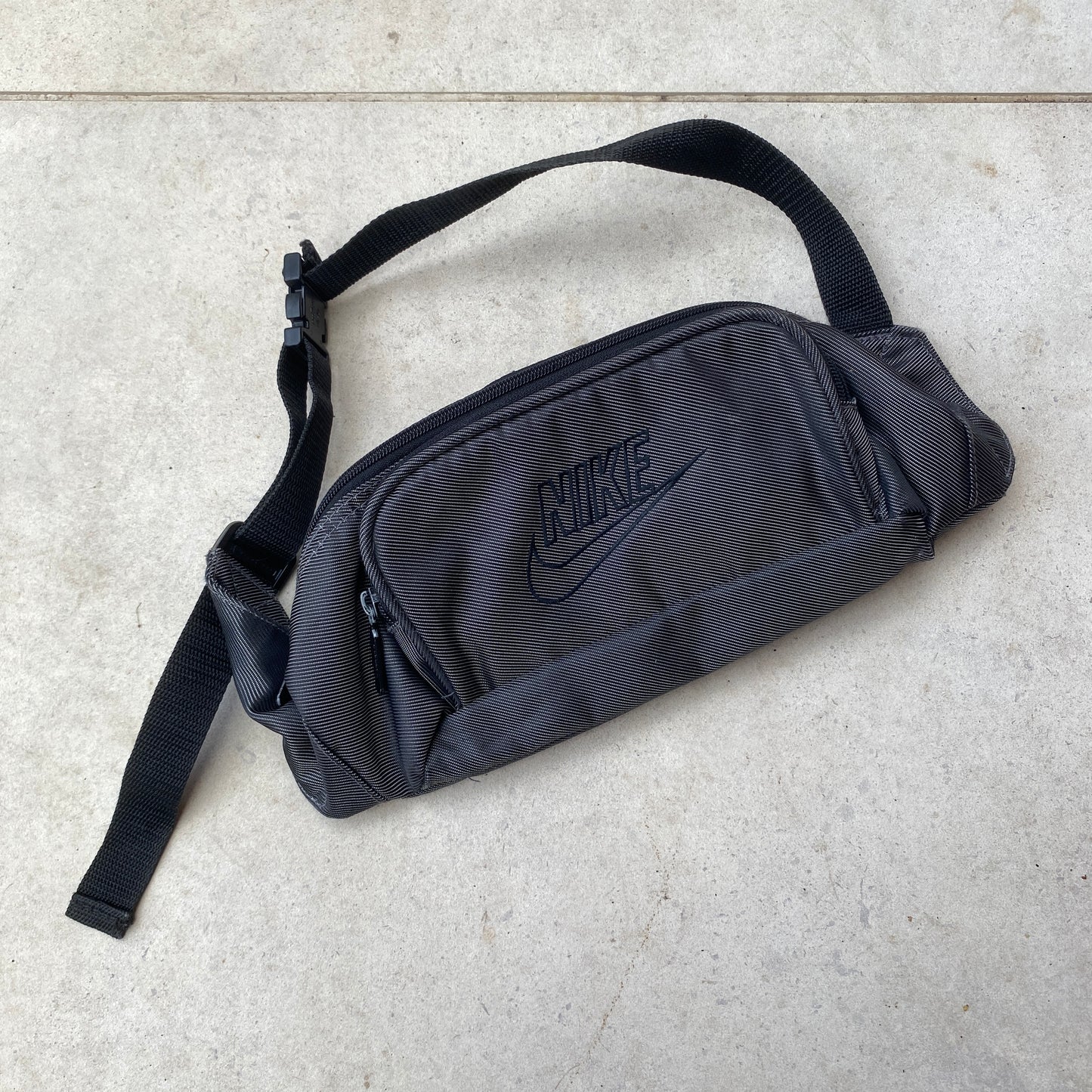 90s Nike Waist Sling Shoulder Grey