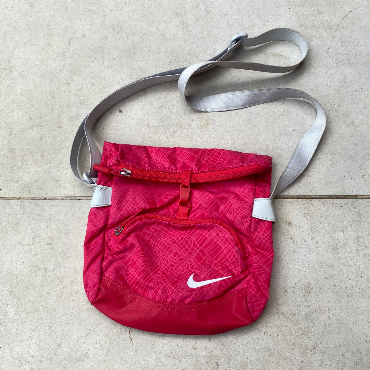 00s Nike Sling Shoulder Bag Pink – Clout Closet