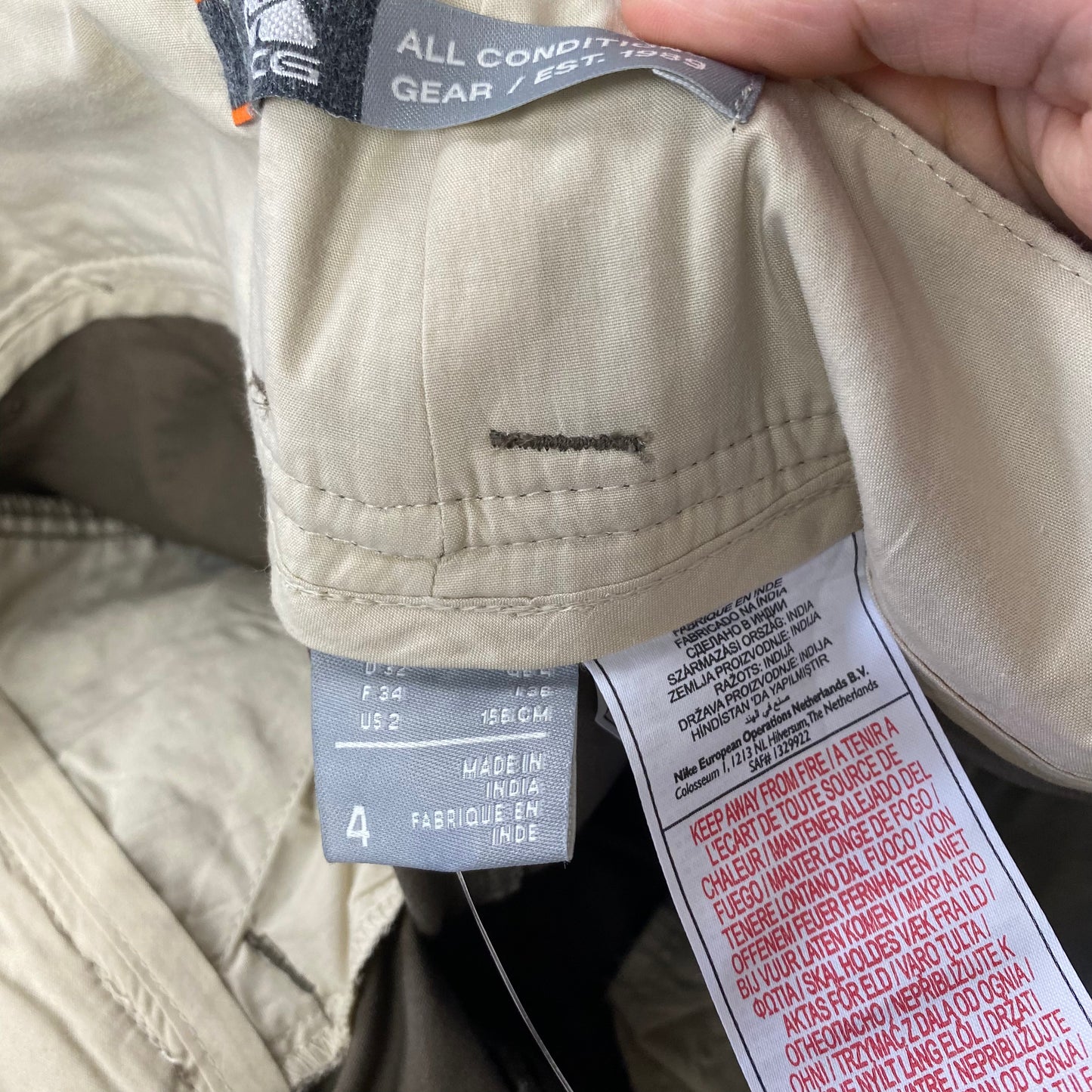 00s Nike ACG Cargo Trousers Joggers Brown XS