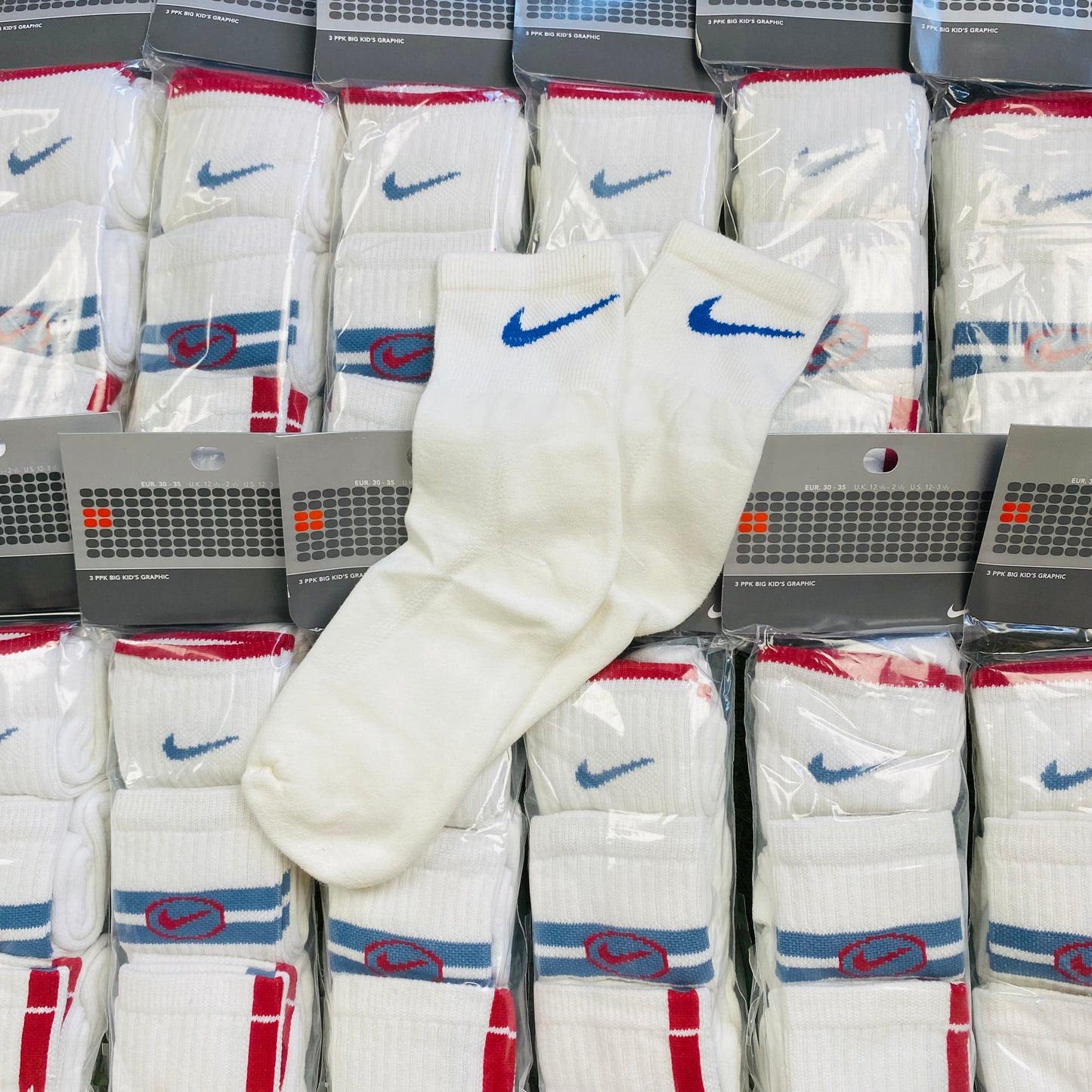 Vintage Nike Socks White Blue UK6 - 12