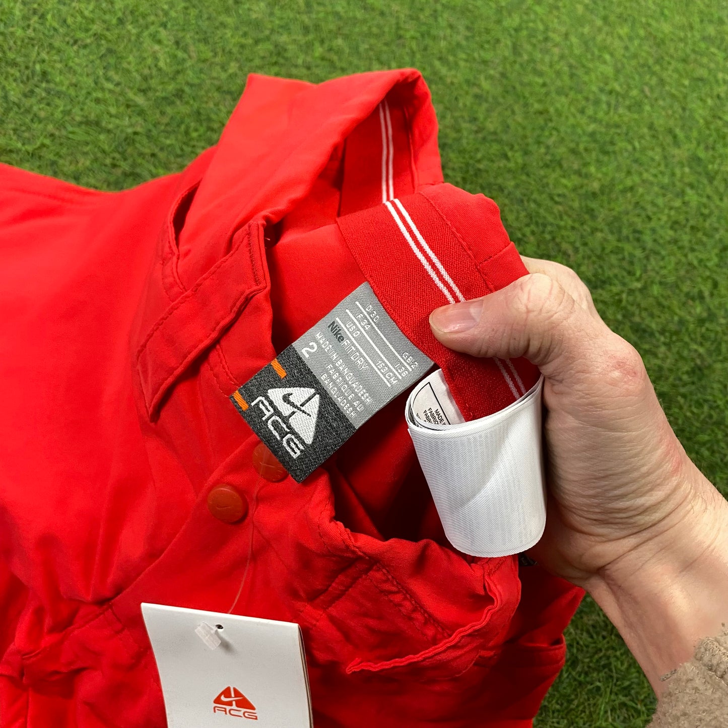 90s Nike ACG Cargo Shorts Red Small