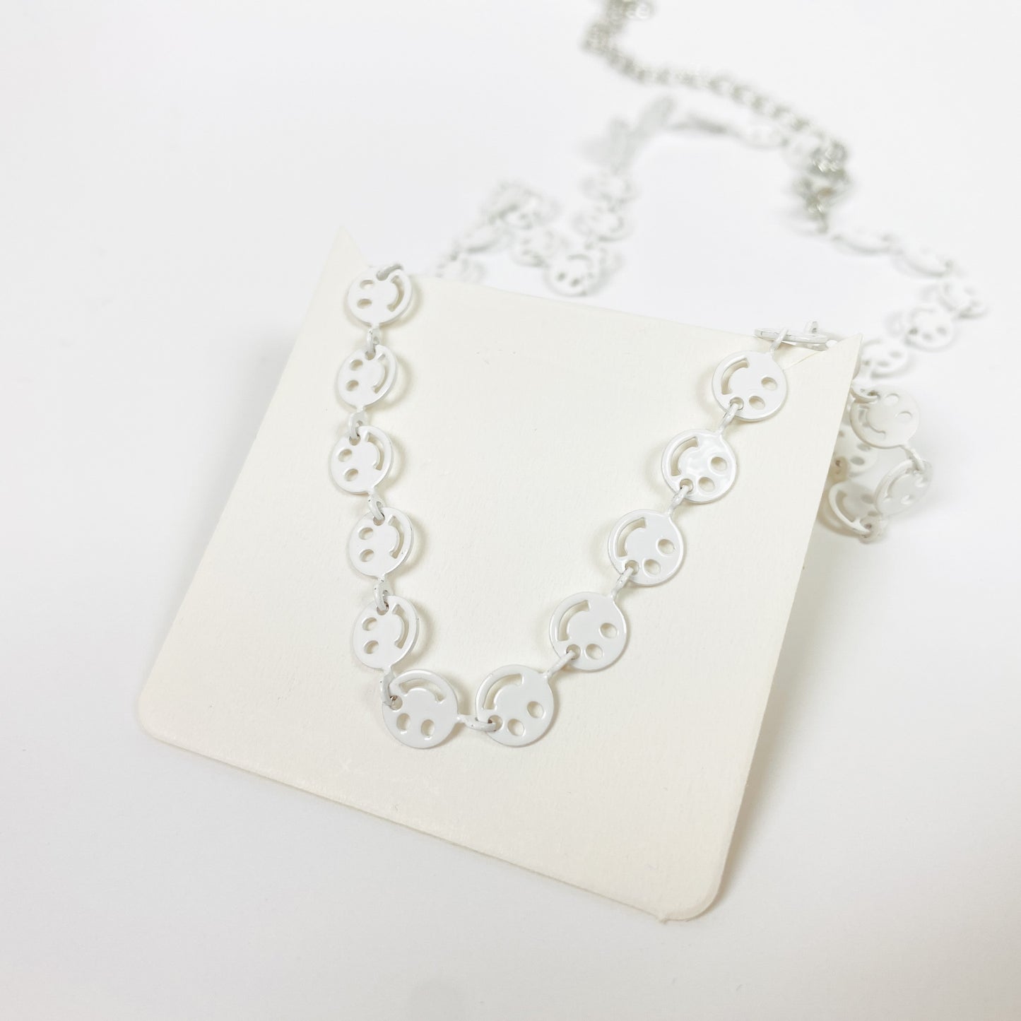 Vintage Retro Smiley Necklace Chain White