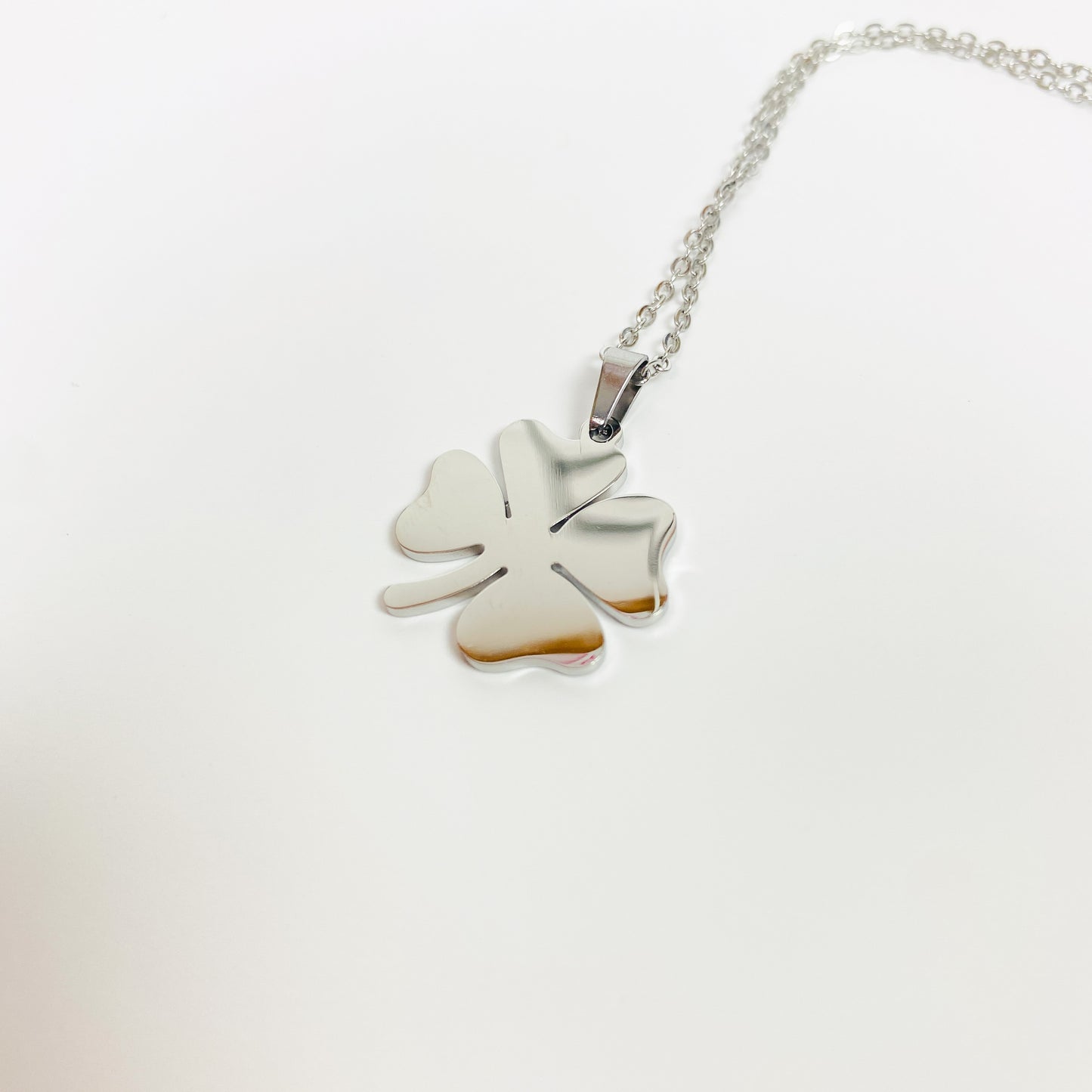 Vintage Retro Shamrock Necklace Chain Silver
