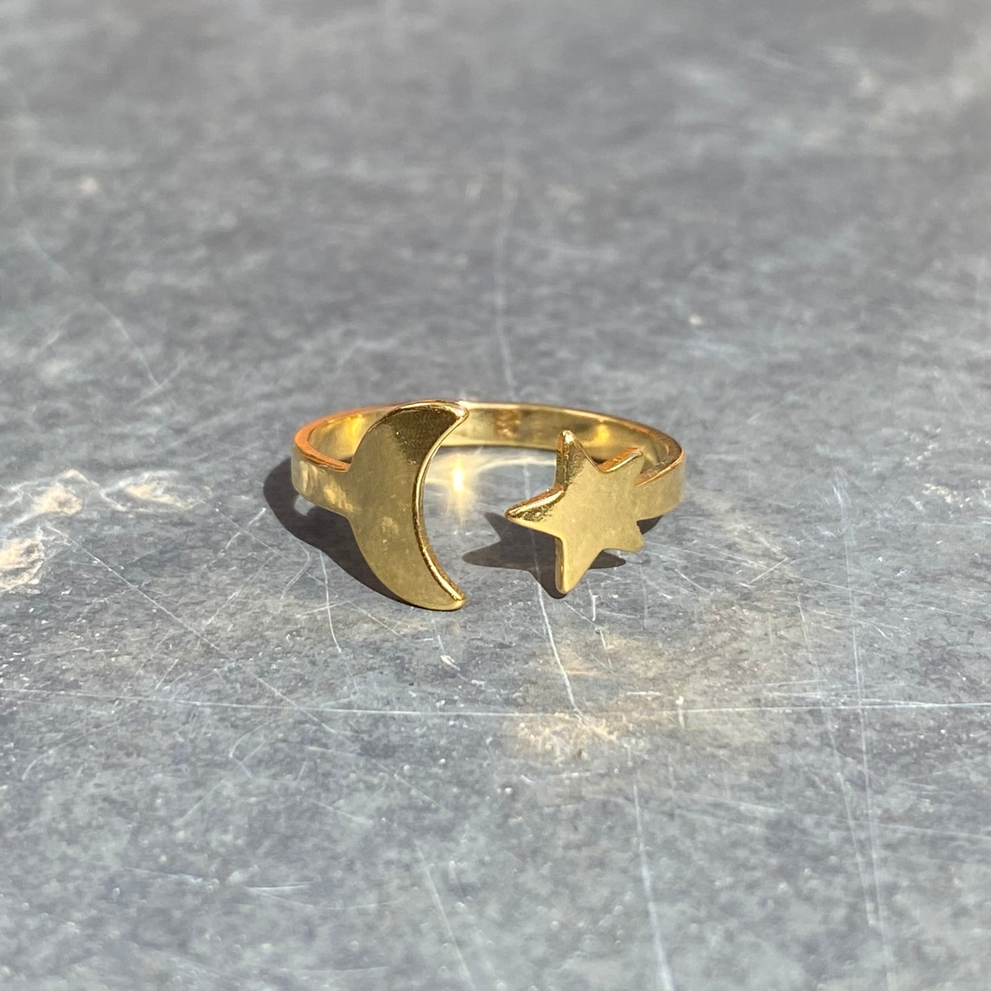 Adjustable Star & Moon Ring Gold