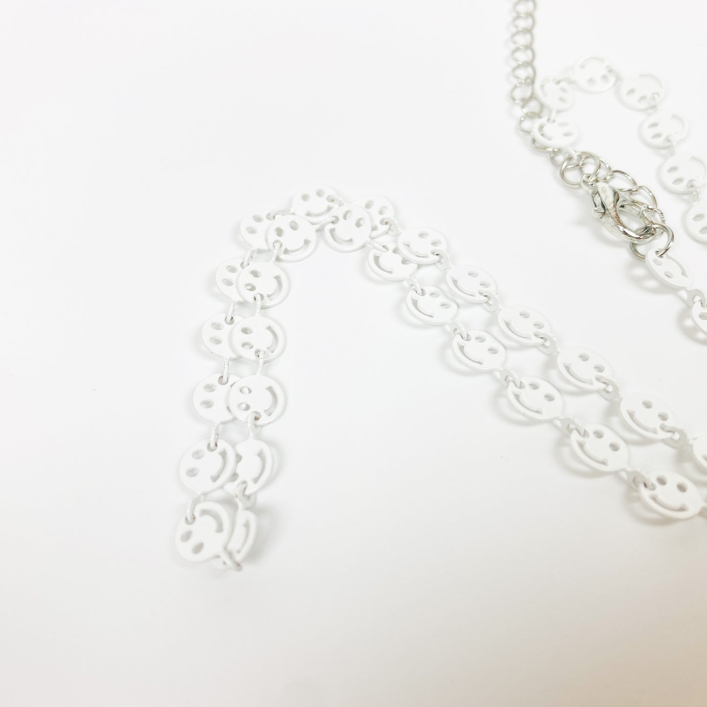 Vintage Retro Smiley Necklace Chain White