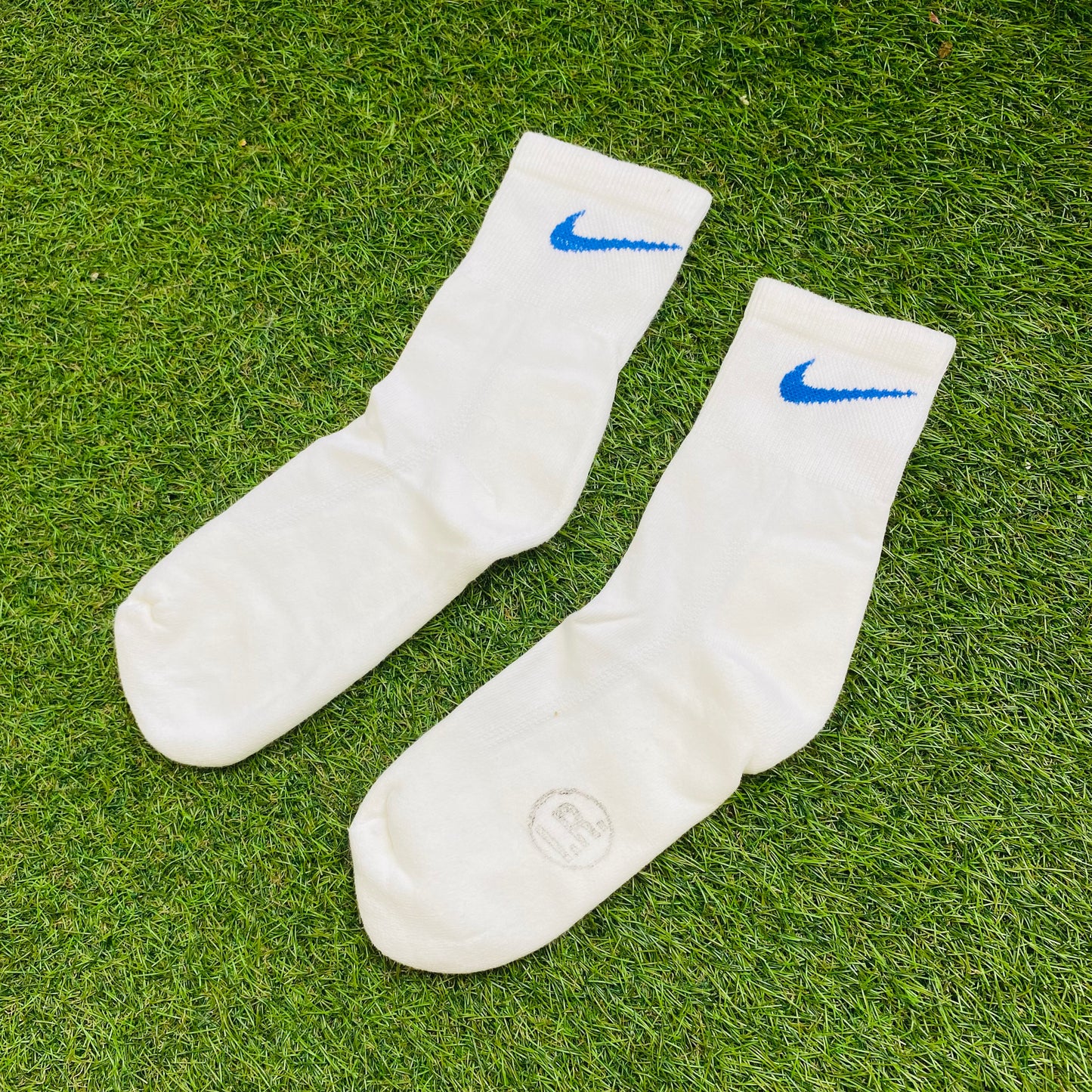 Vintage Nike Socks White Blue UK6 - 12