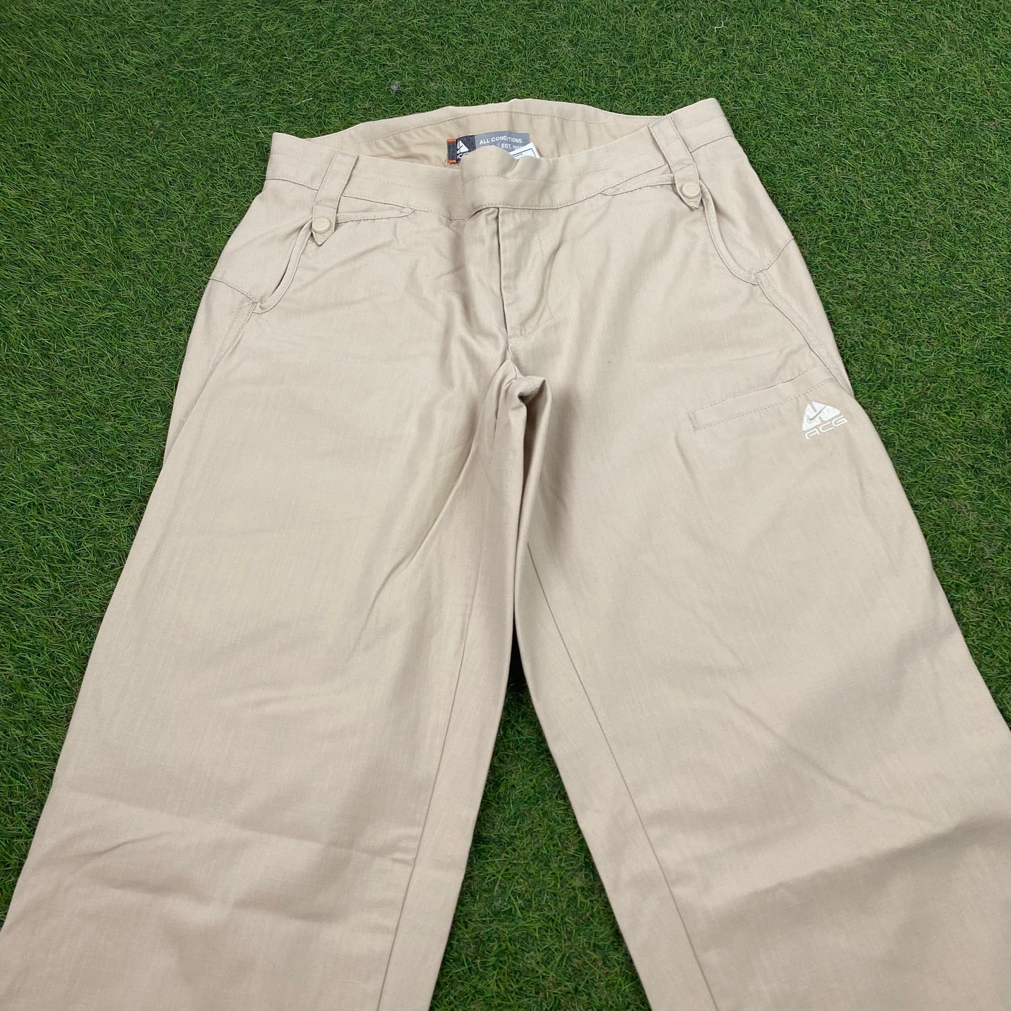 00s Nike ACG Cargo Trousers Joggers Light Brown XS