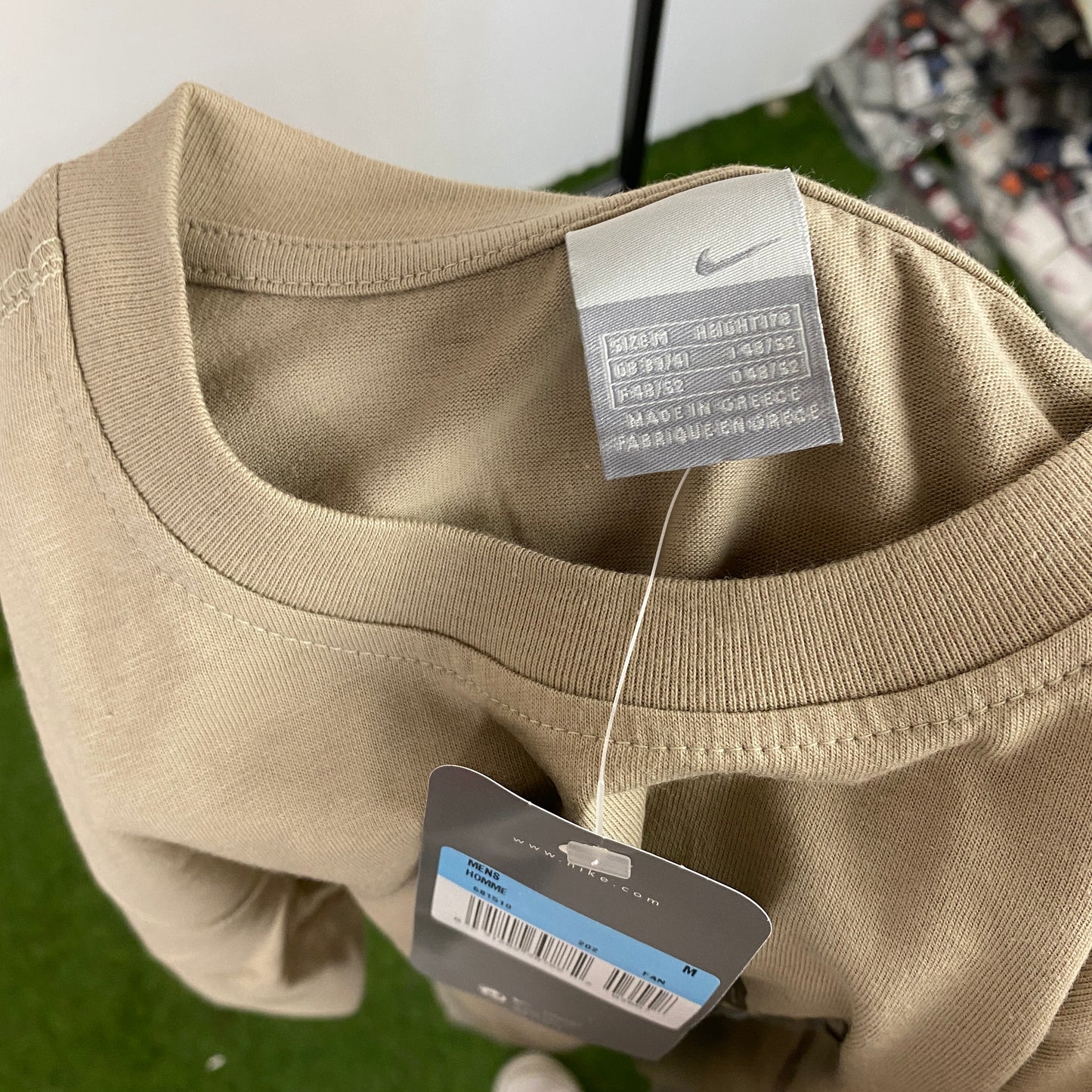 00s Nike T-Shirt Brown Medium