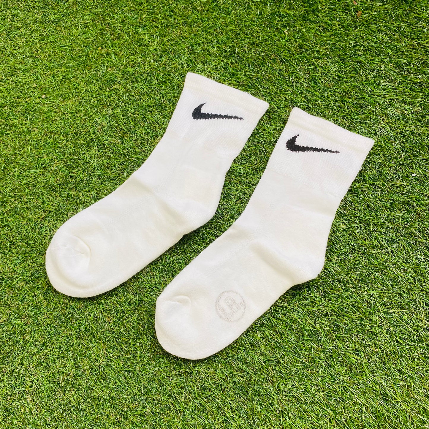 Vintage Nike Socks White Black UK6 - 12