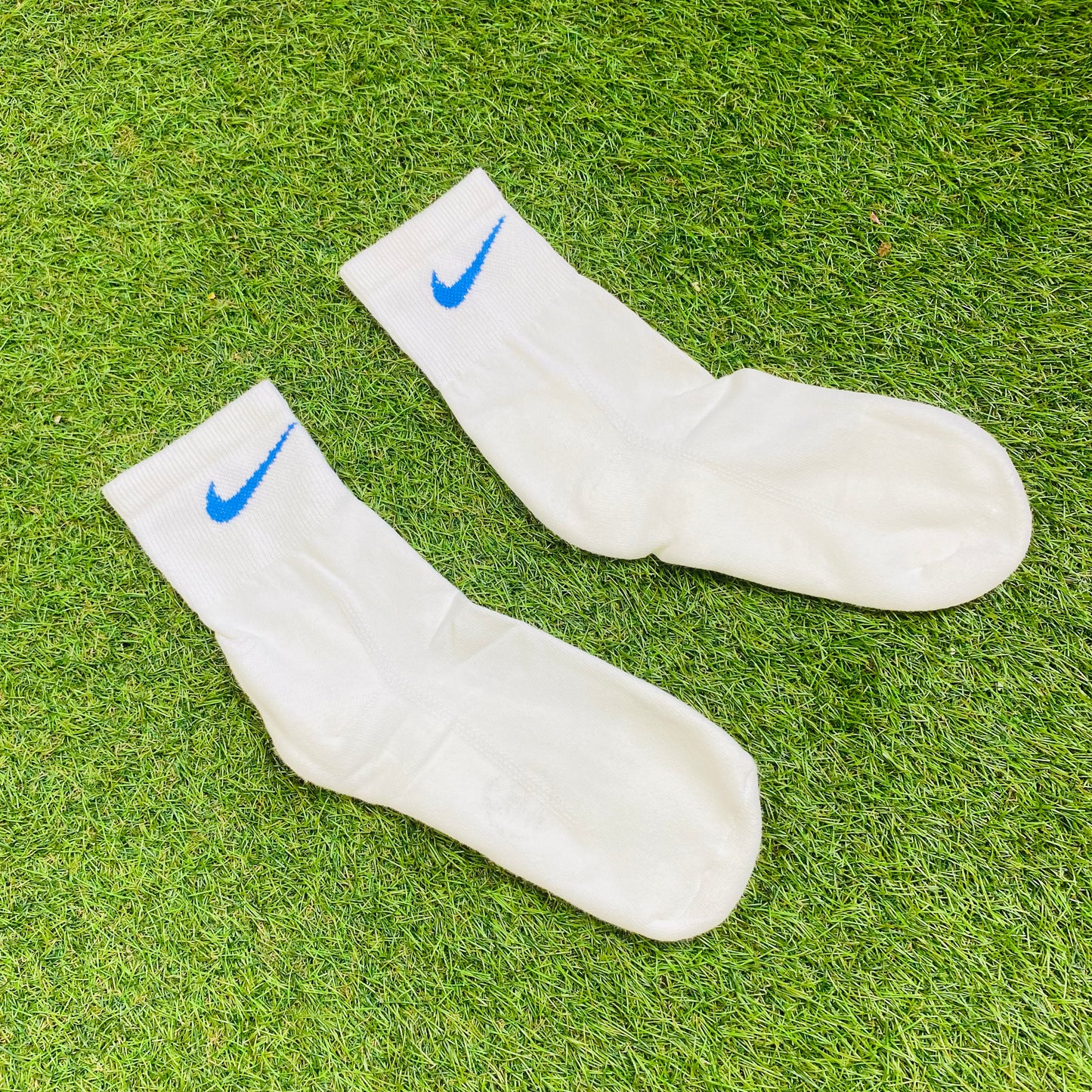 Vintage Nike Socks White Blue UK6 - 12