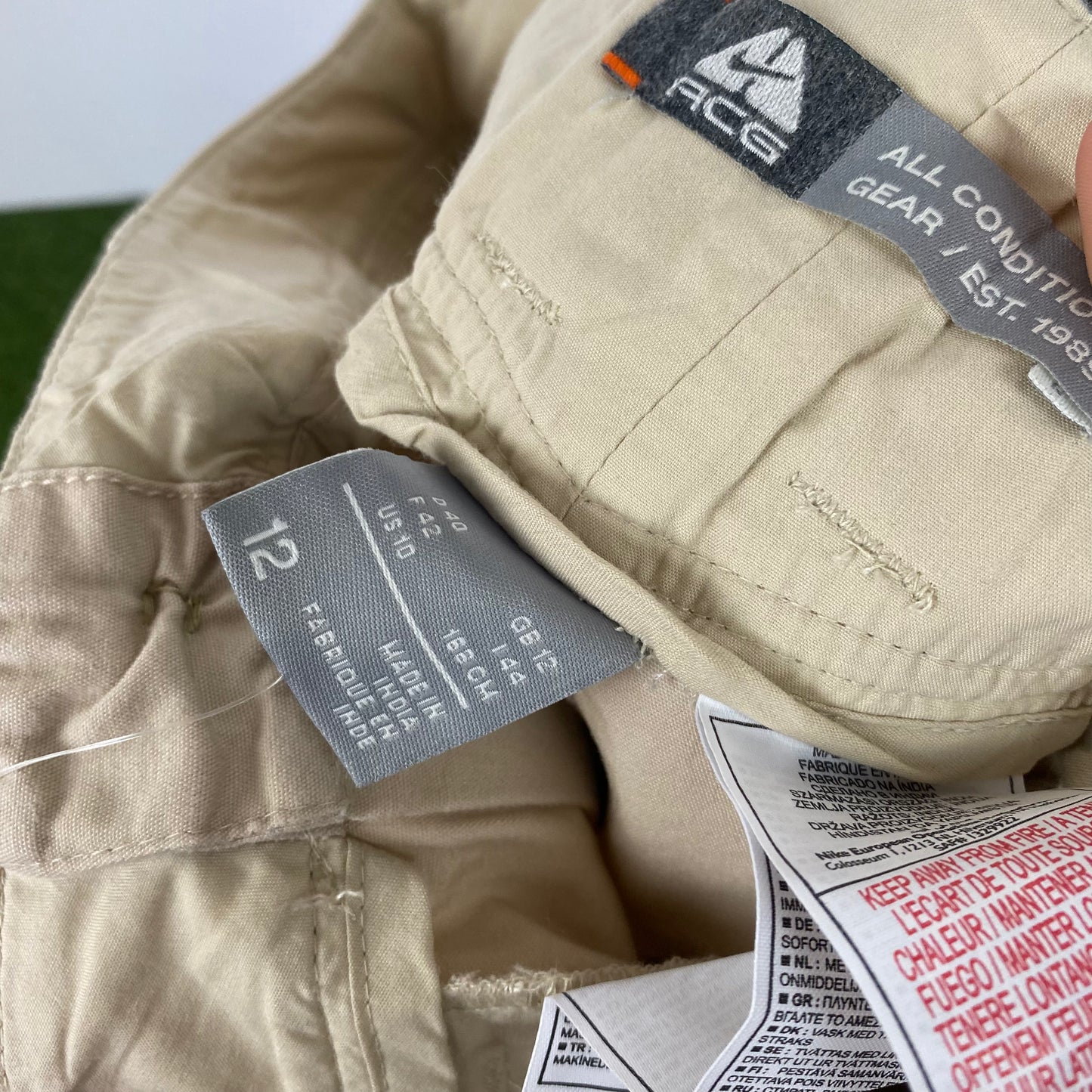 00s Nike ACG Cargo Trousers Joggers Light Brown Large