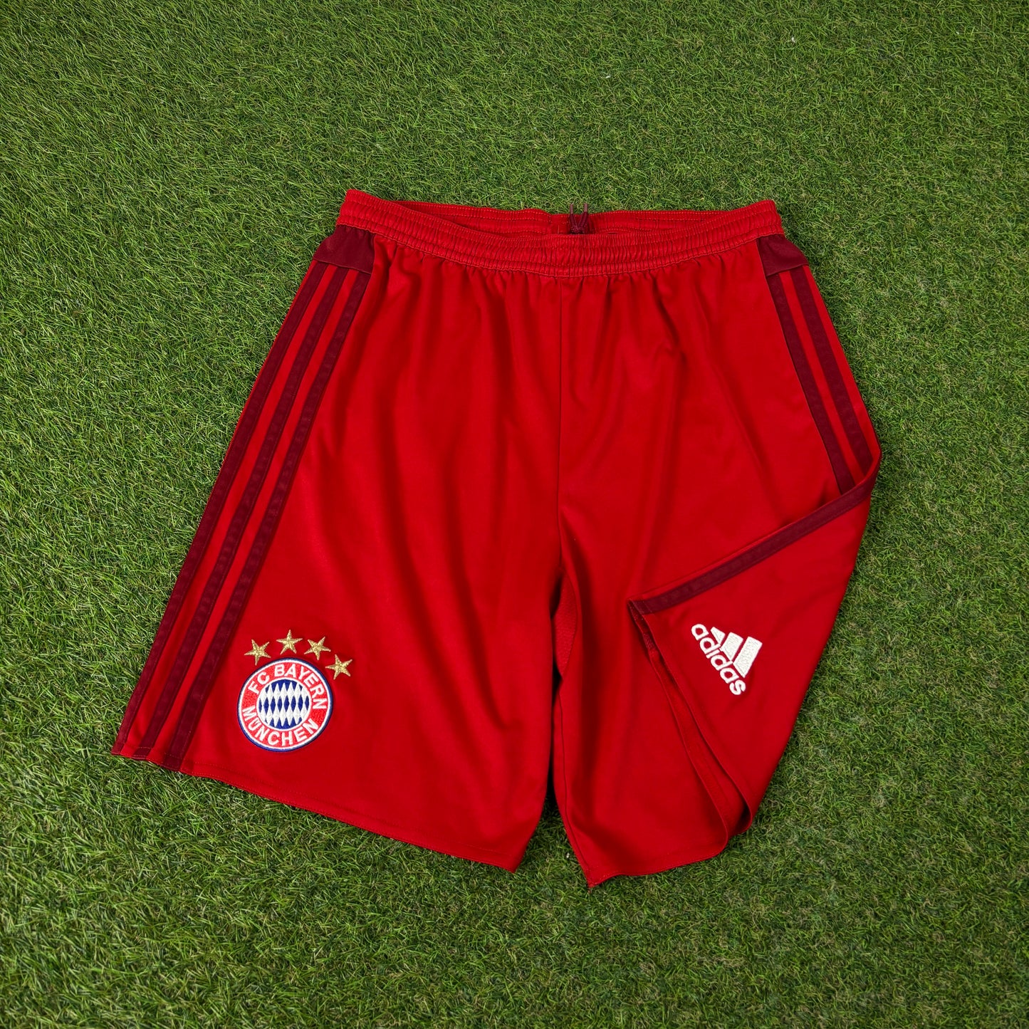 00s Adidas Bayern Munich Football Shorts Red Small