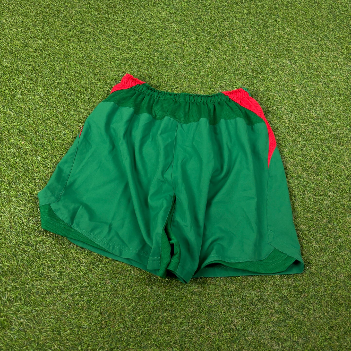 00s Nike T90 Portugal Football Shorts Green Small