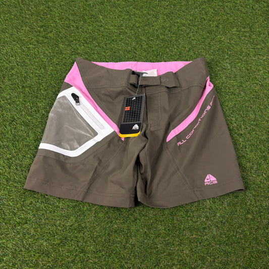 00s Nike ACG Waterproof Shorts Brown Small