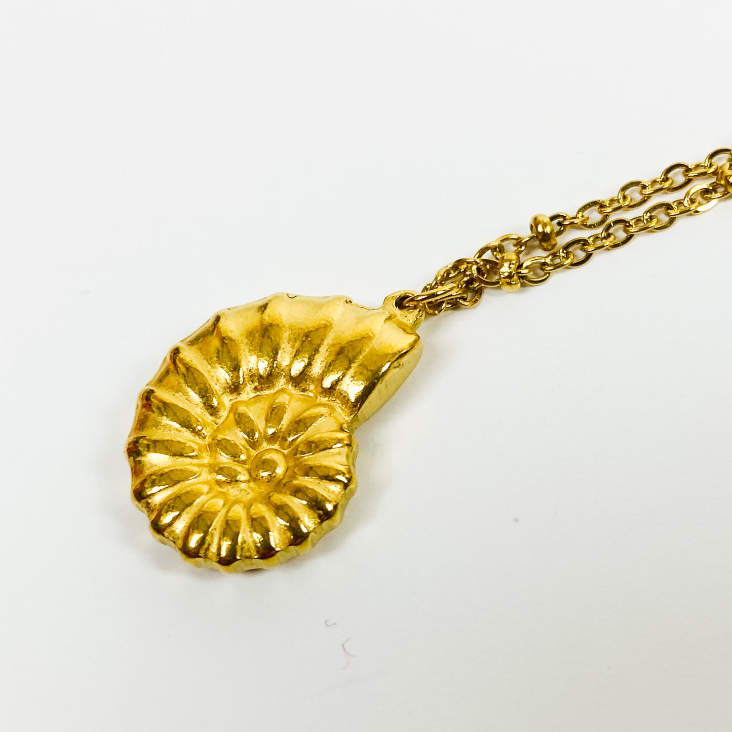 Retro Seashell Necklace Chain Gold