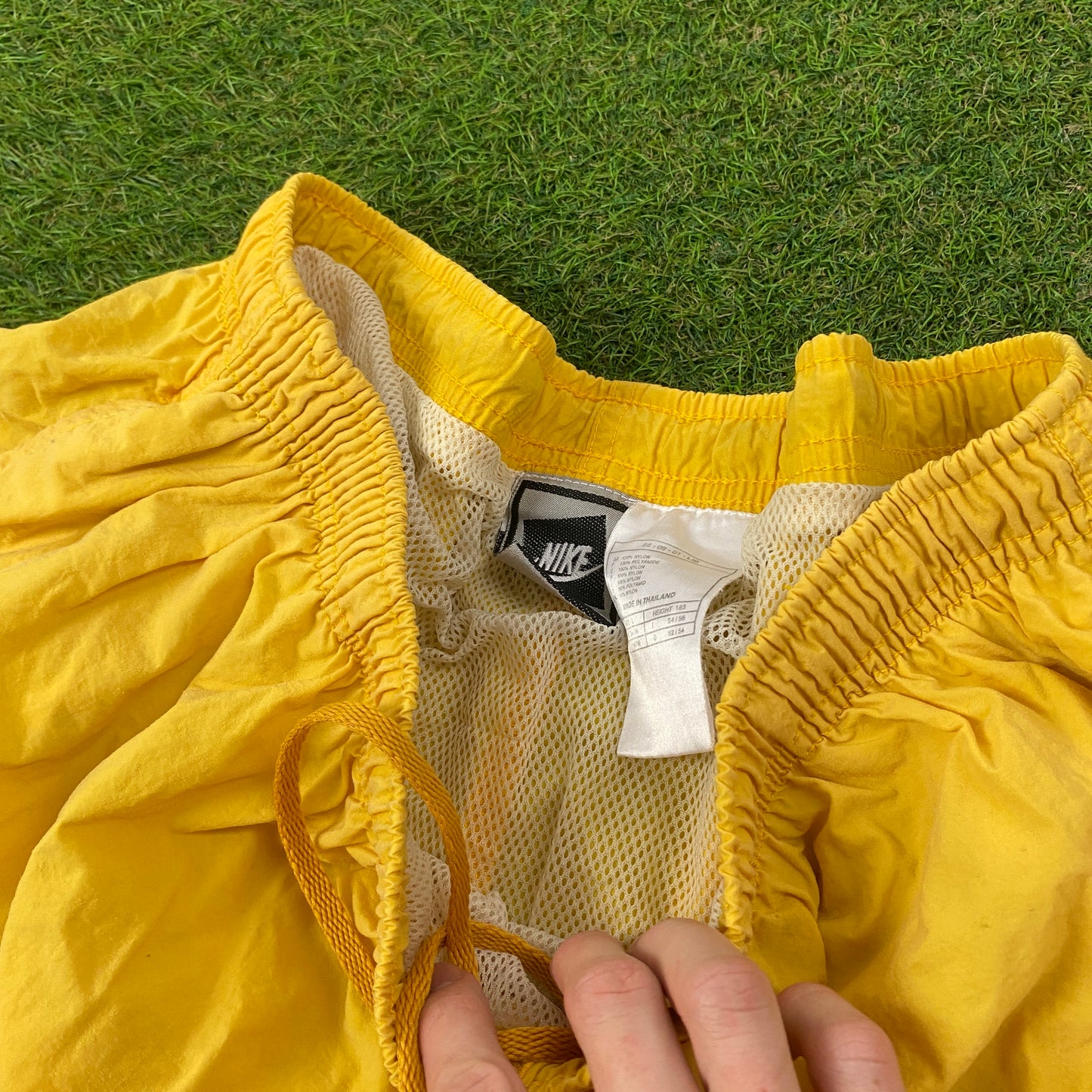 90s Nike Shorts Yellow Large