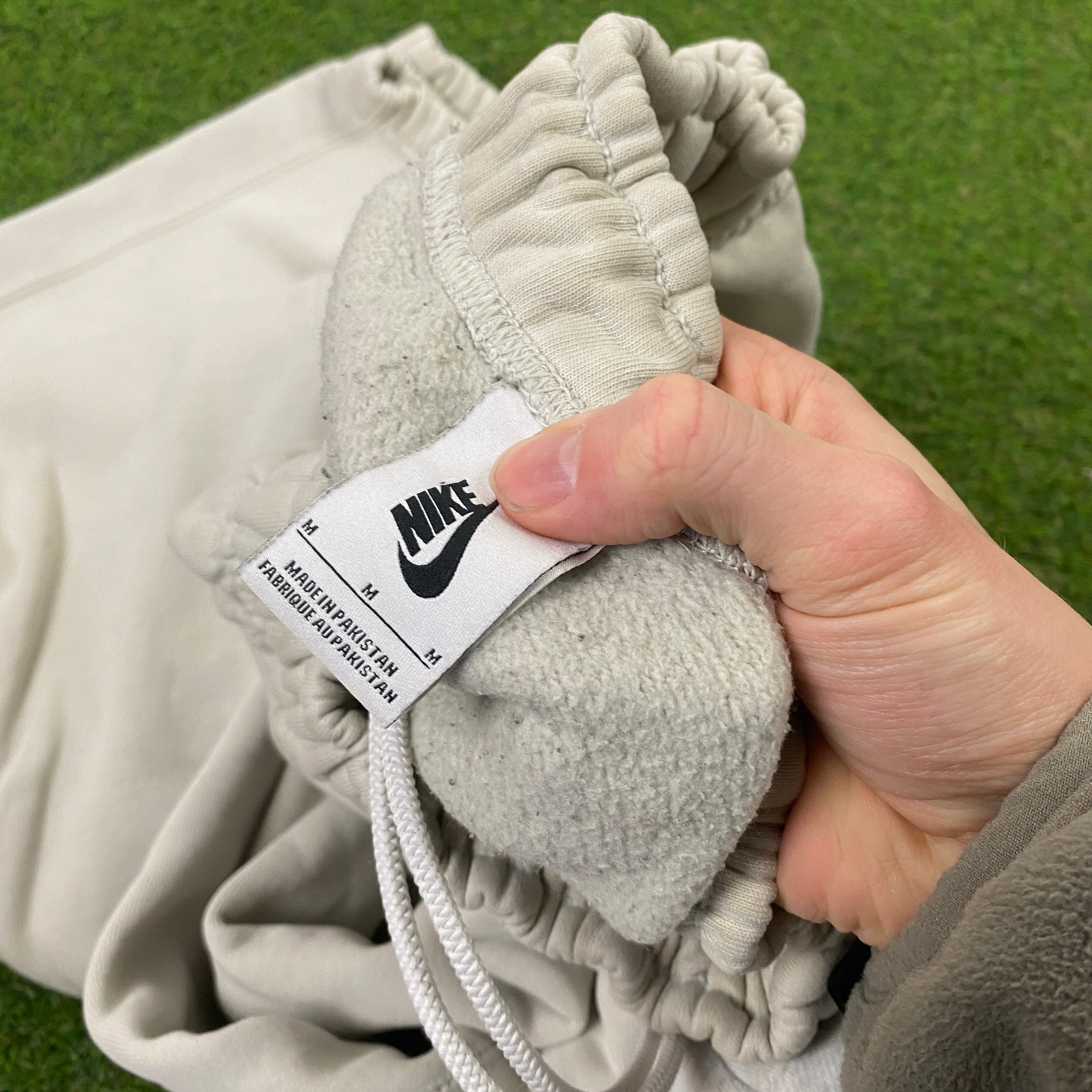 Nike best sale joggers medium