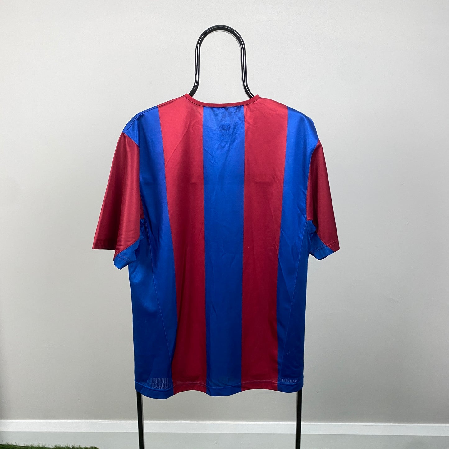 00s Barcelona Football Shirt T-Shirt Red Medium