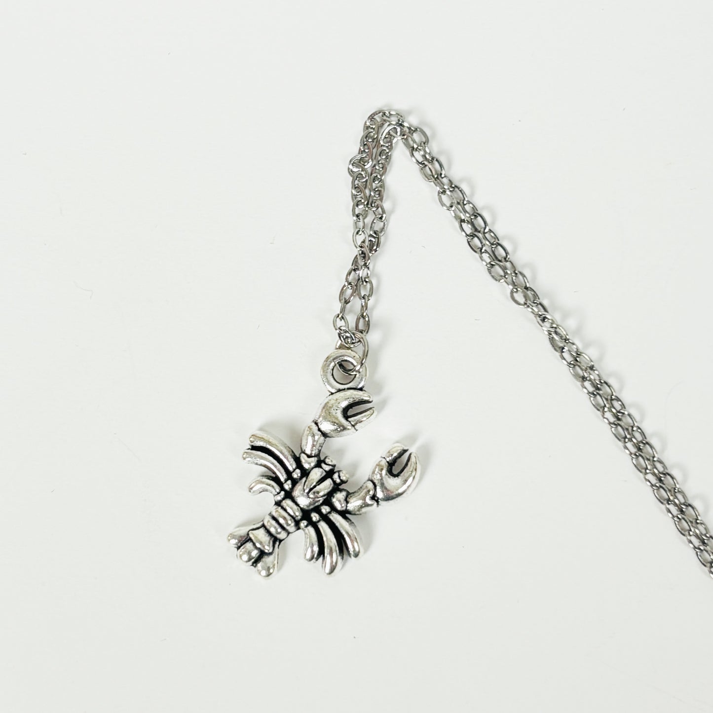Vintage Lobster Necklace Silver