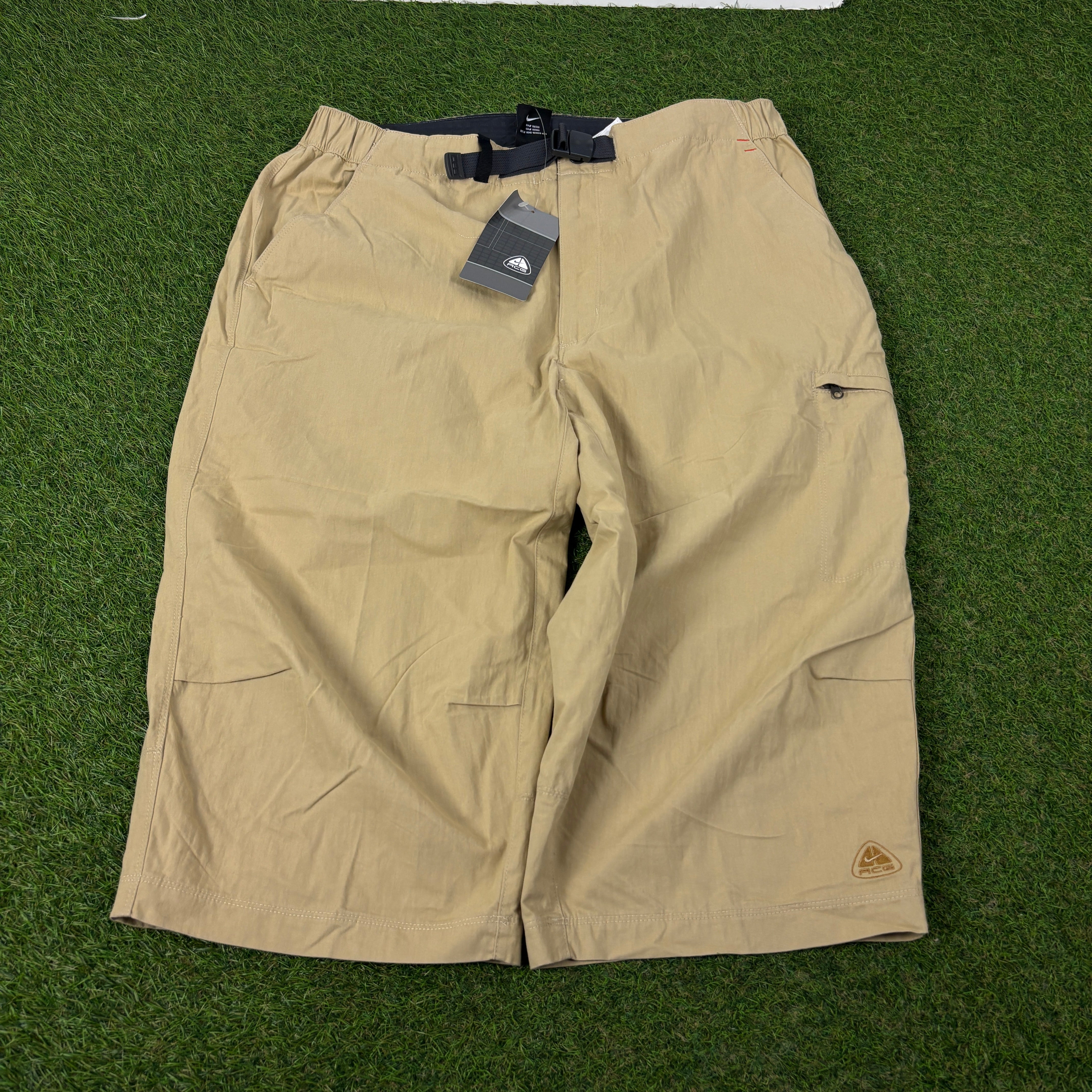 00s Nike ACG Belted Cargo Shorts Brown Large – Clout Closet