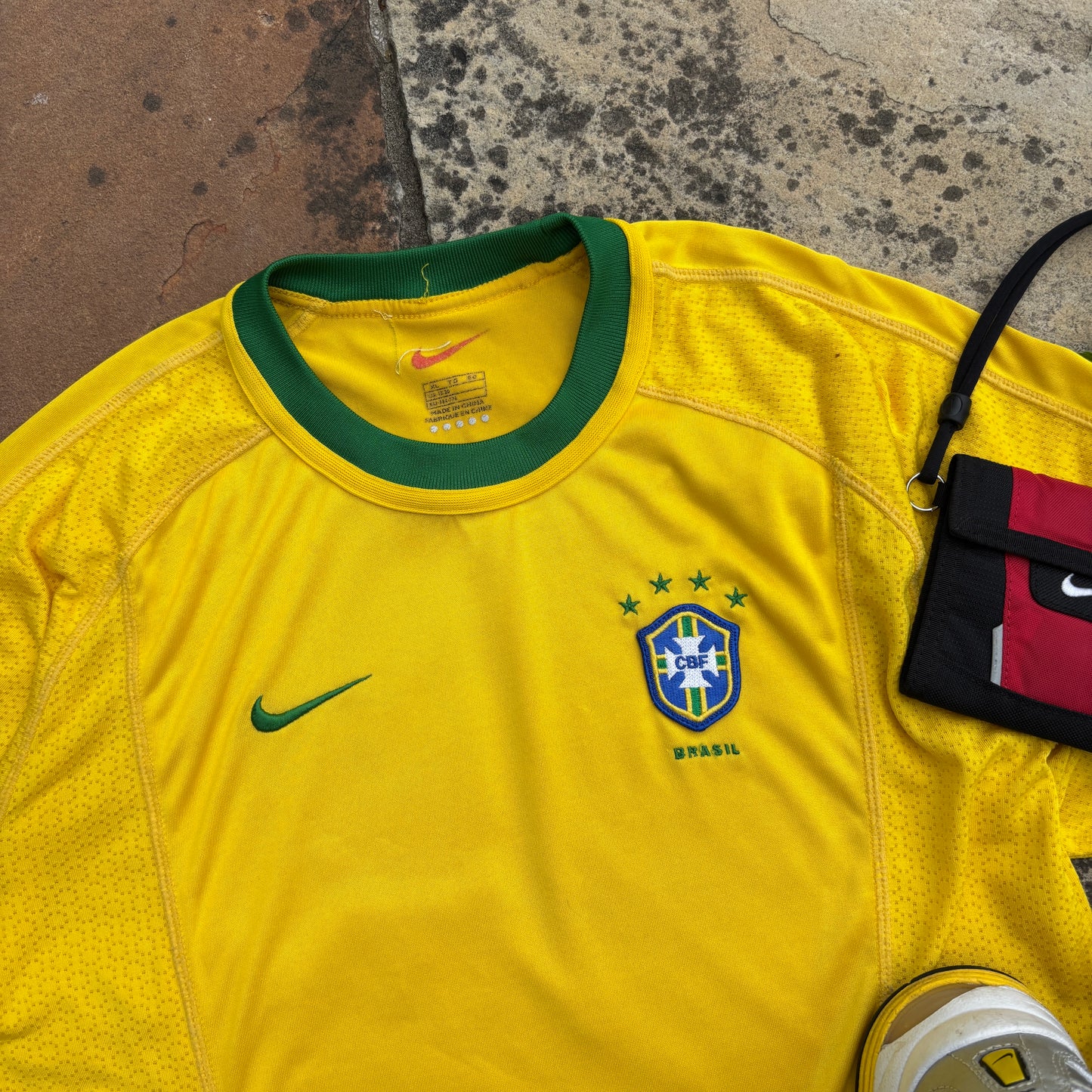 90s Nike Brazil Football Shirt T-Shirt Yellow Small