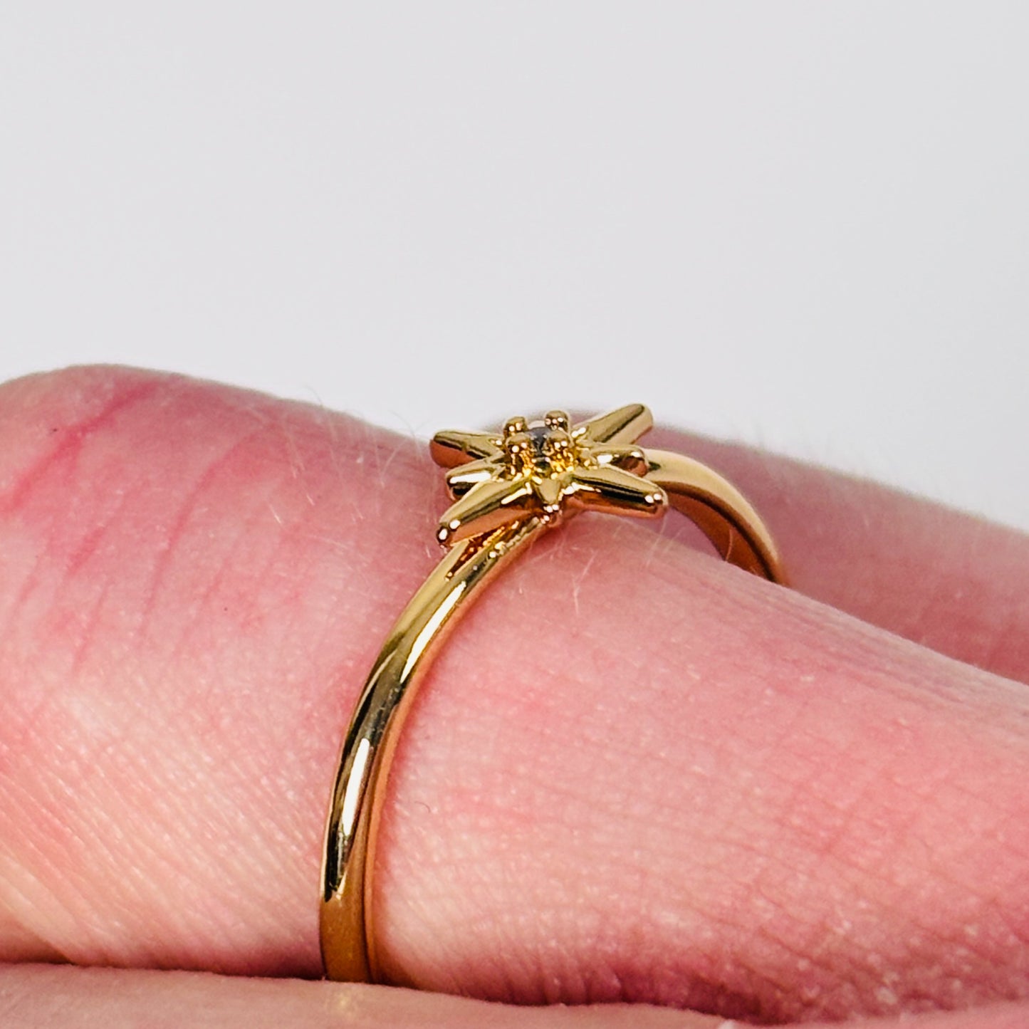 Shining Star Band Ring Gold