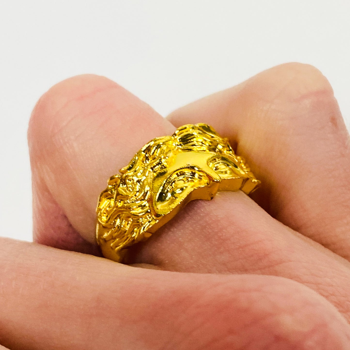 Retro Adjustable Statue Ring Gold