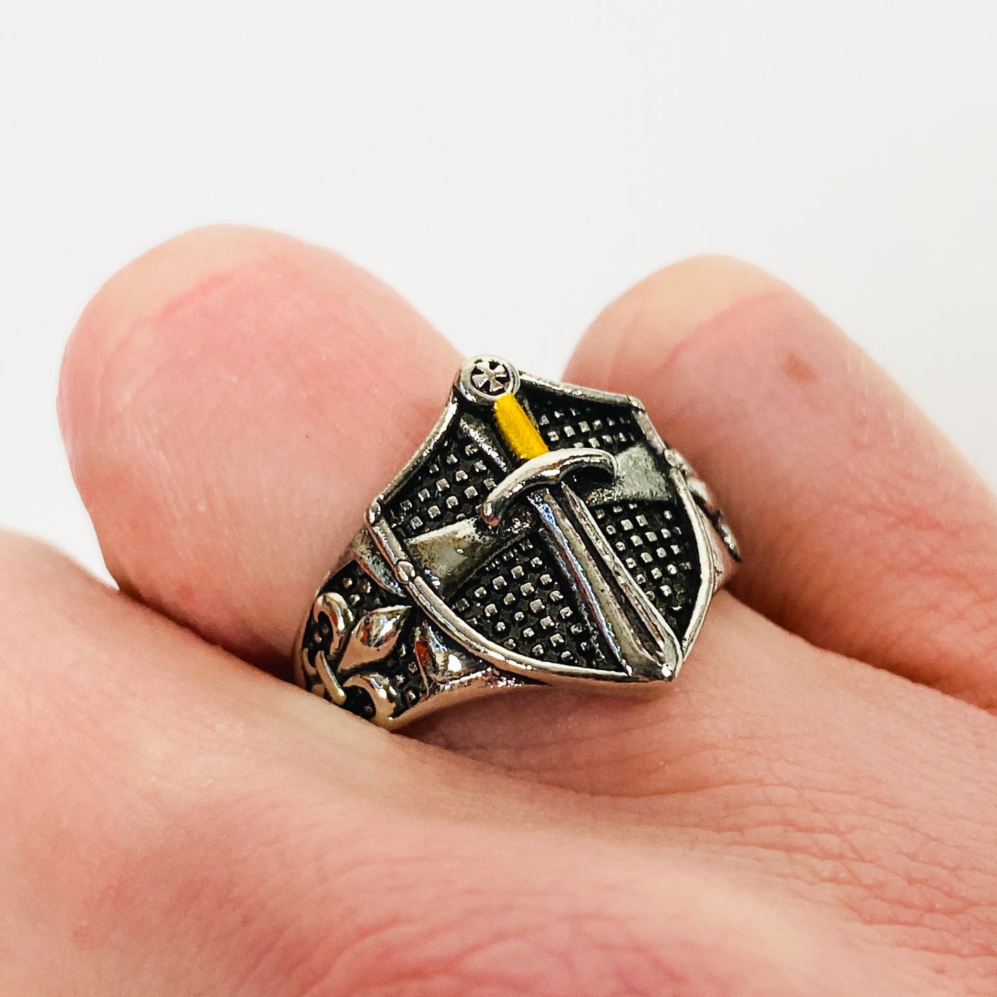 Retro Adjustable Knight Shield Ring Silver