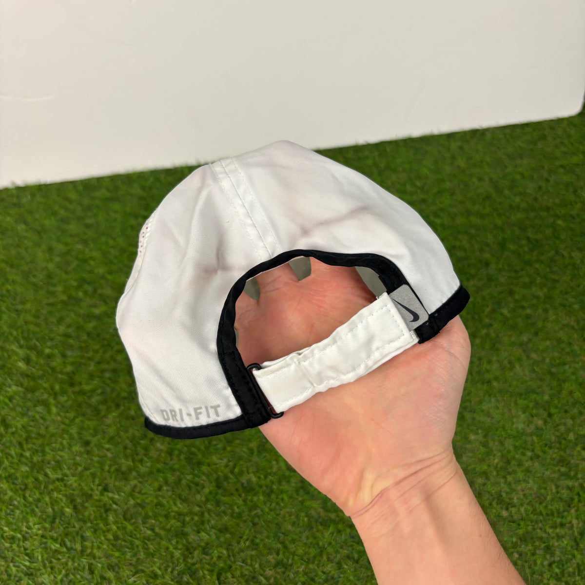 00s Nike Featherlight Dri-Fit Hat White