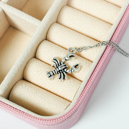 Vintage Lobster Necklace Silver