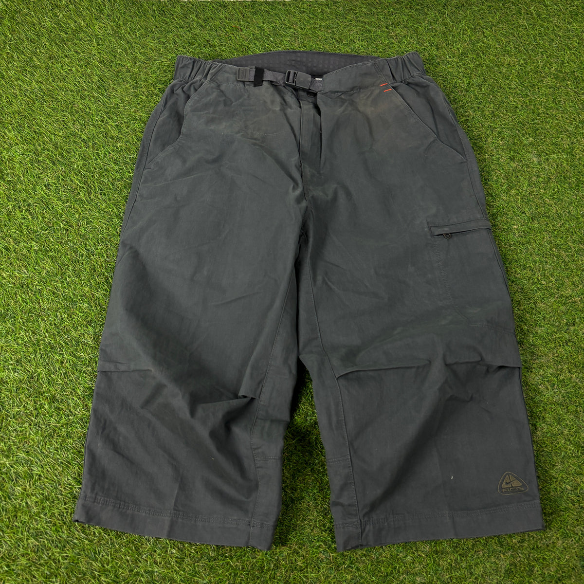 00s Nike ACG Baggy Cargo Shorts Grey Small