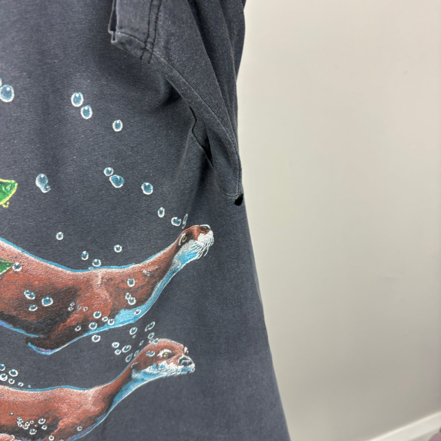 90s Harlequin Otter T-Shirt Black Medium