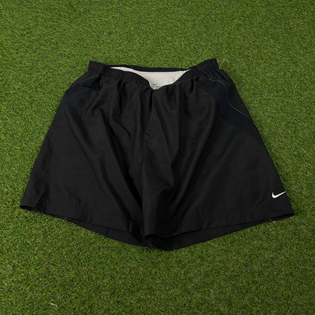 00s Nike Piping Shorts Black Medium