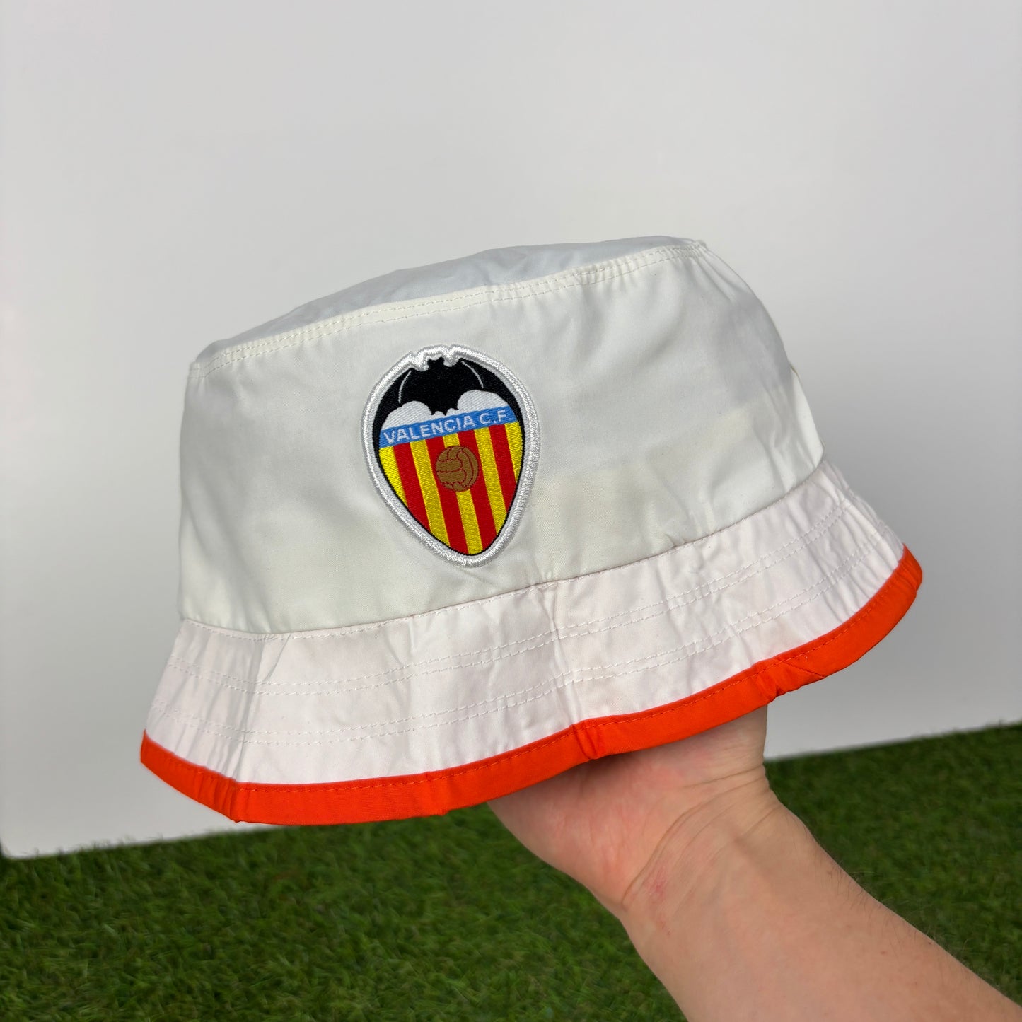 00s Nike T90 Valencia Bucket Hat White