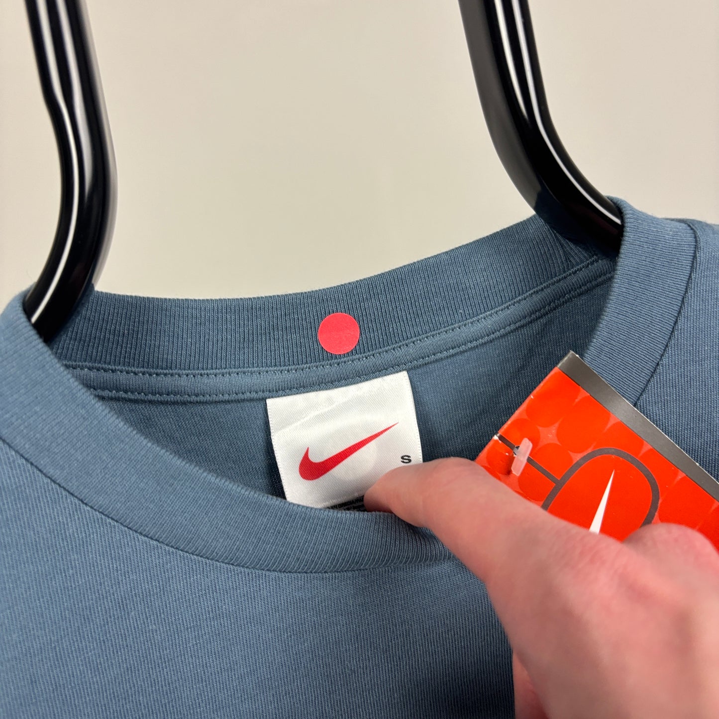 90s Nike Embroidered Crest T-Shirt Blue Small